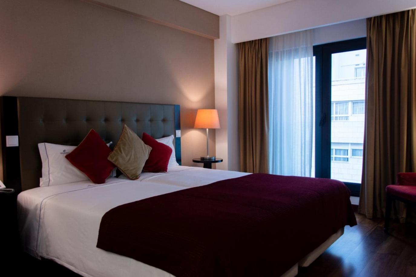 Available room thumbnail 5
