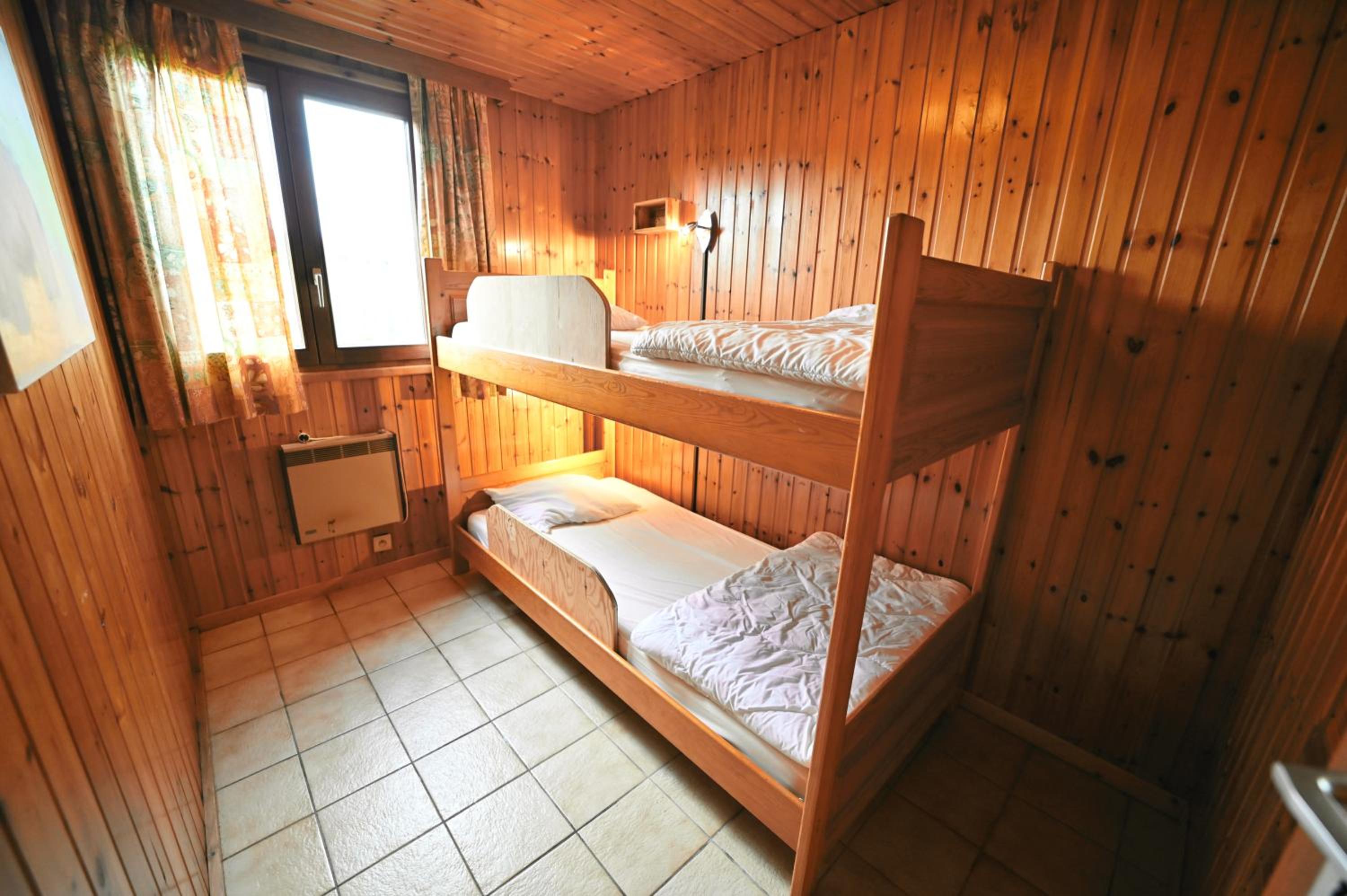 Three-Bedroom House photo 3