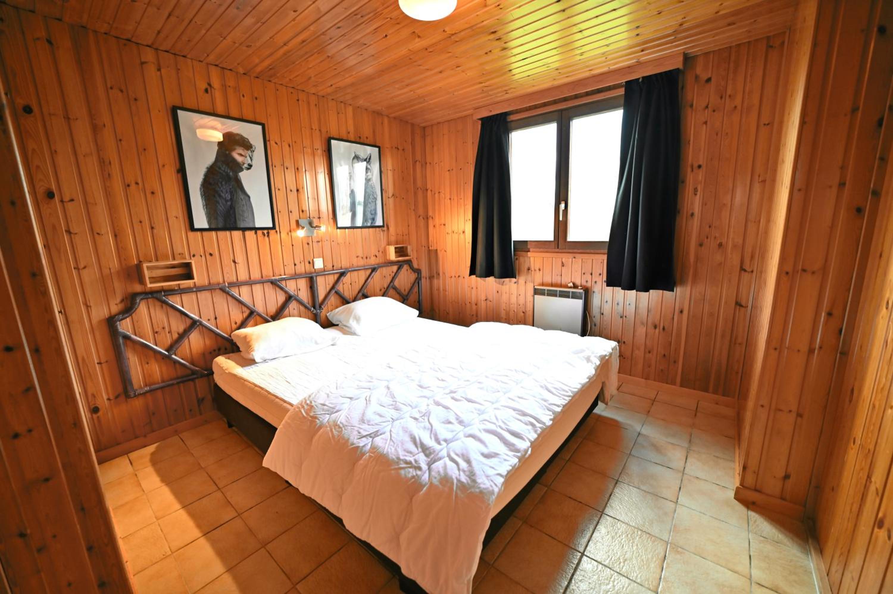 Three-Bedroom House photo 2