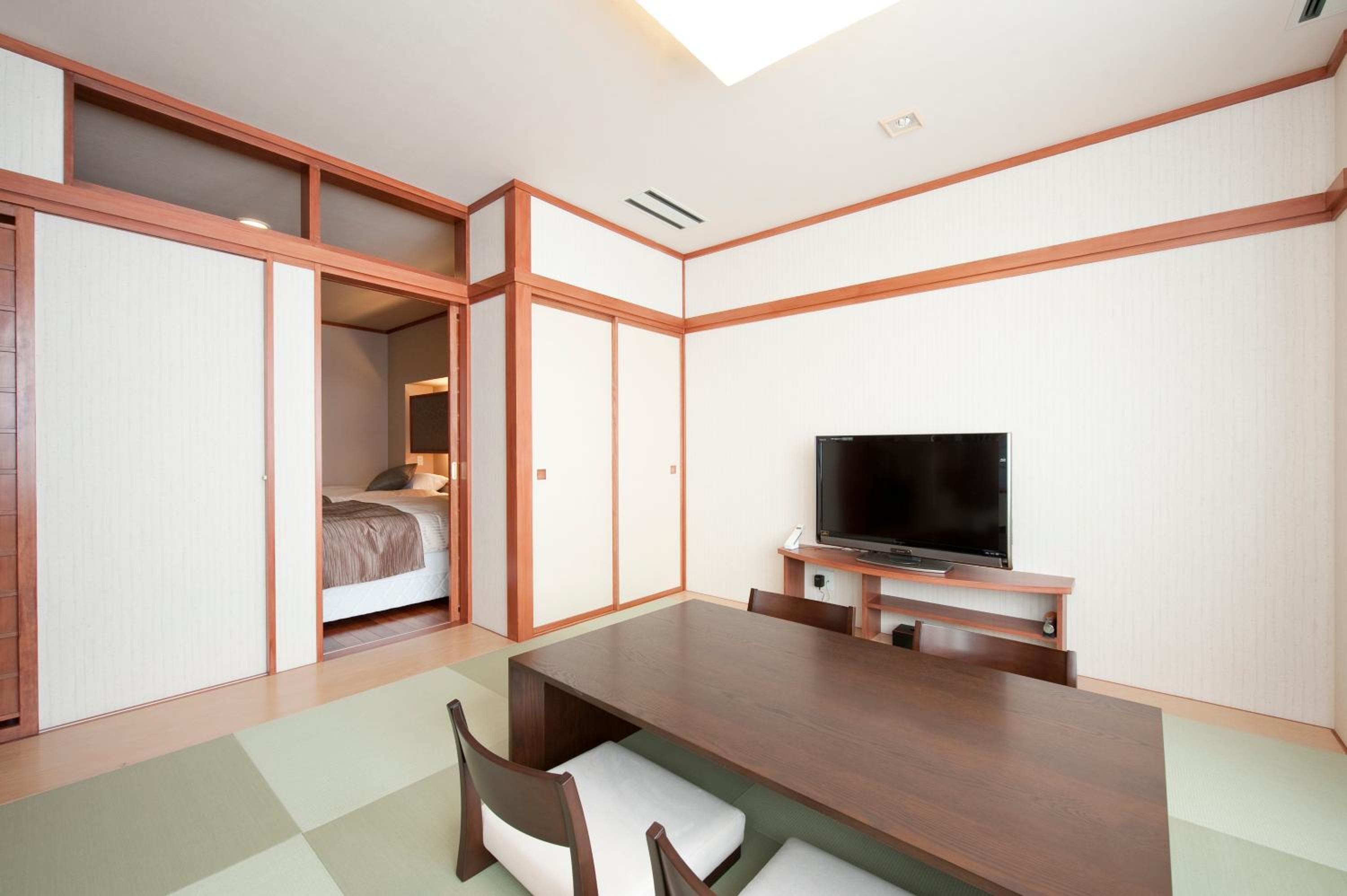 Quadruple Room with Private Bathroom photo 2