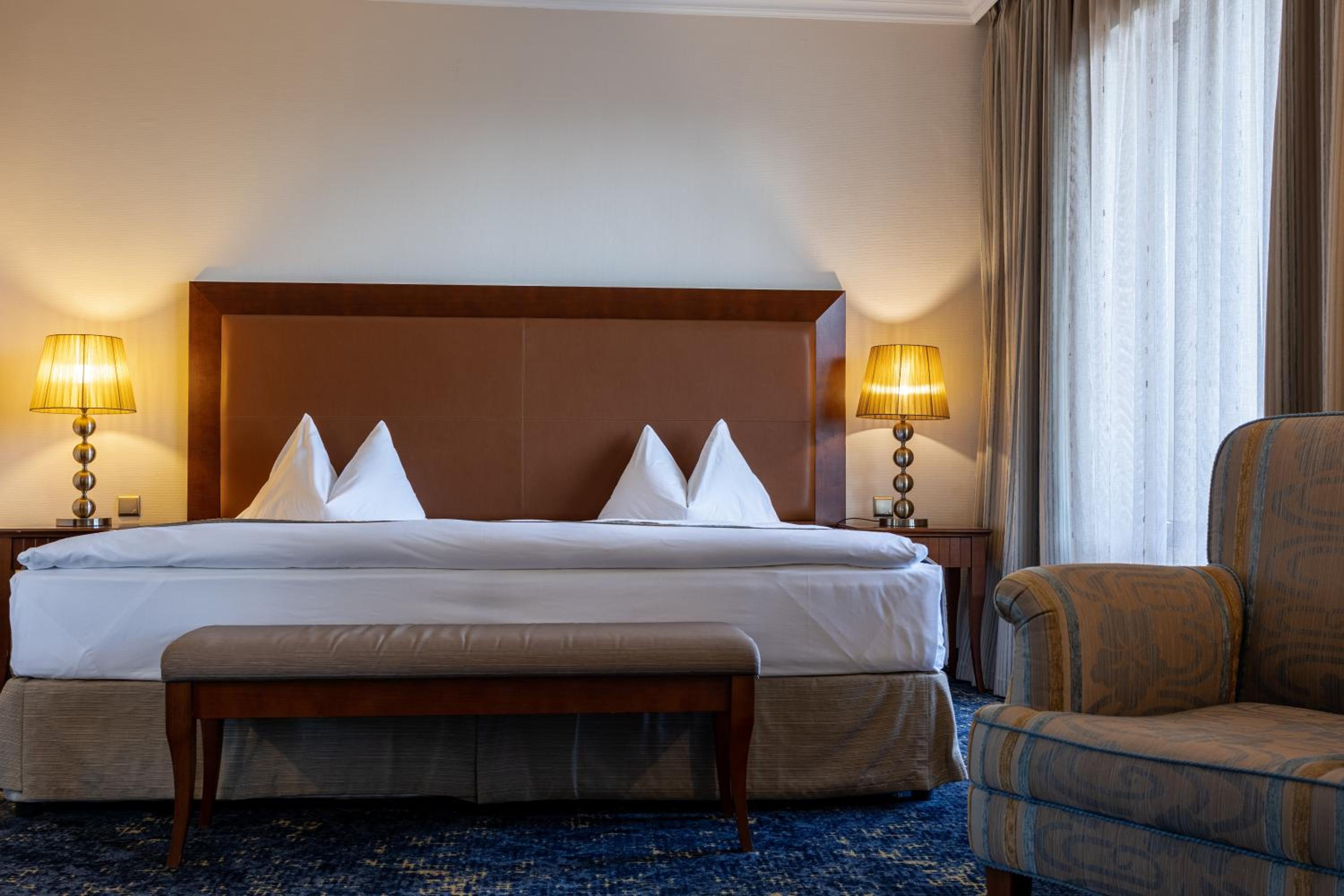 Standard Double Room with City View (1 or 2 adults) - Photo 1