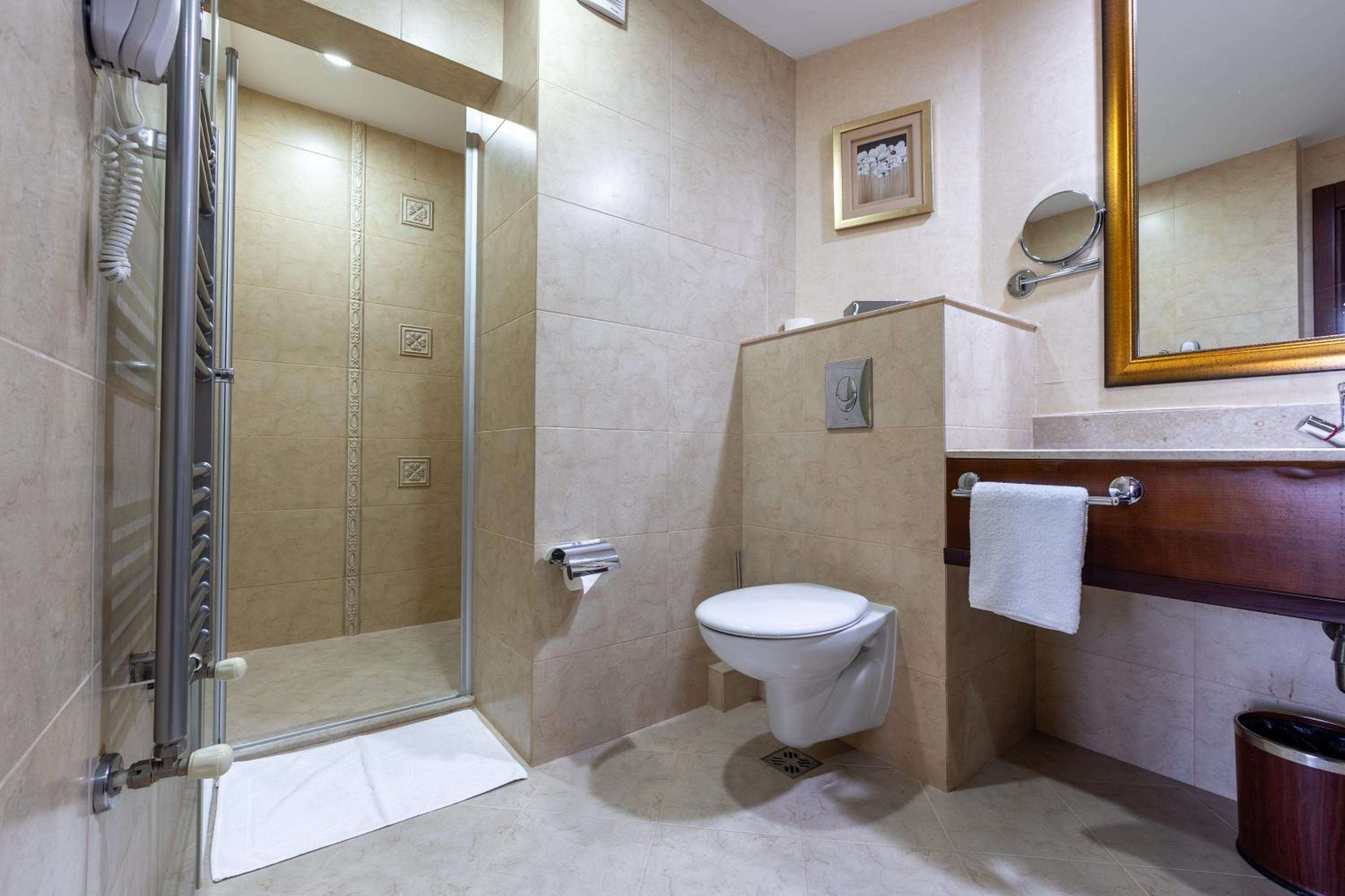 Standard Double Room with City View (1 or 2 adults) - Photo 4