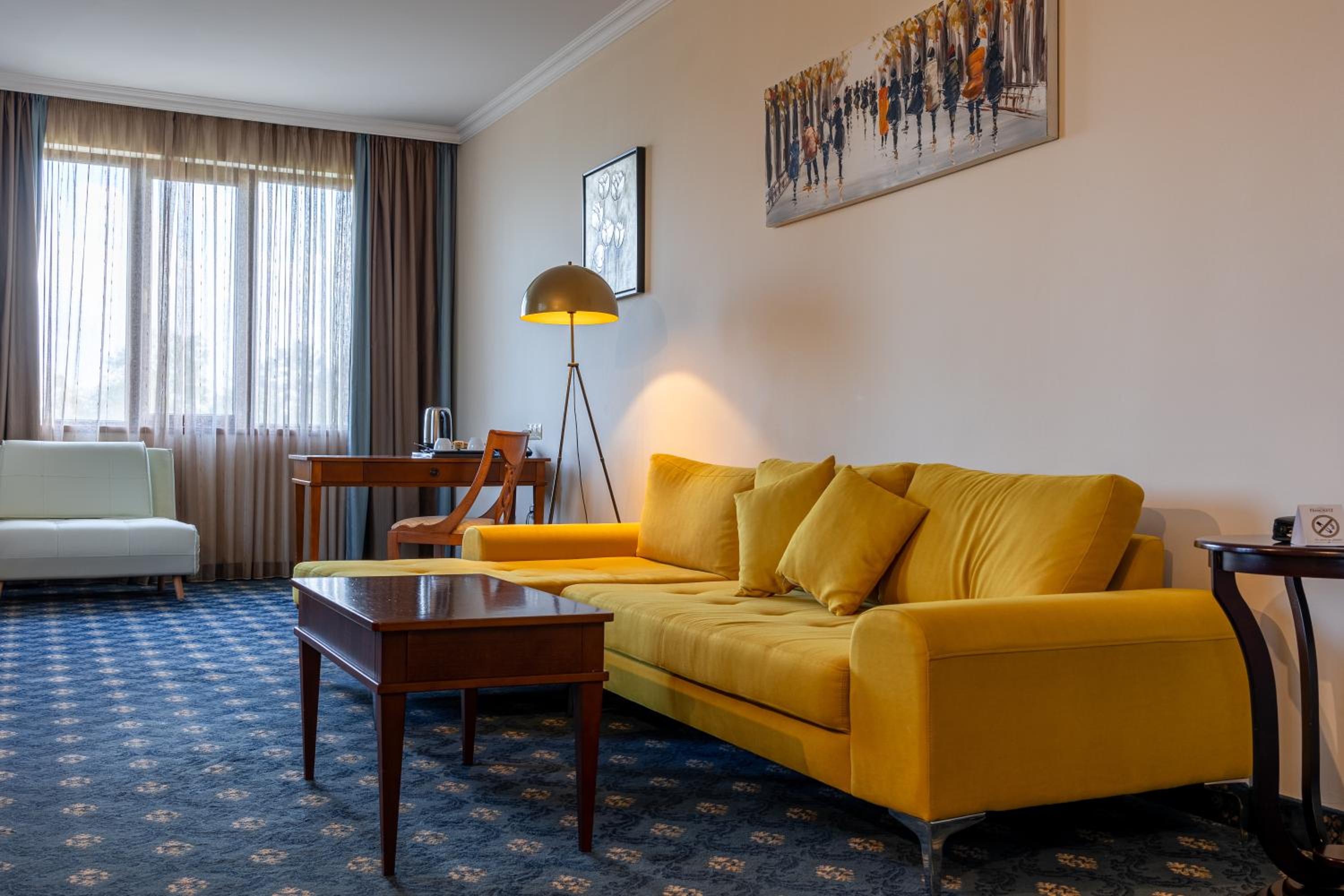 Suite with City View photo 3