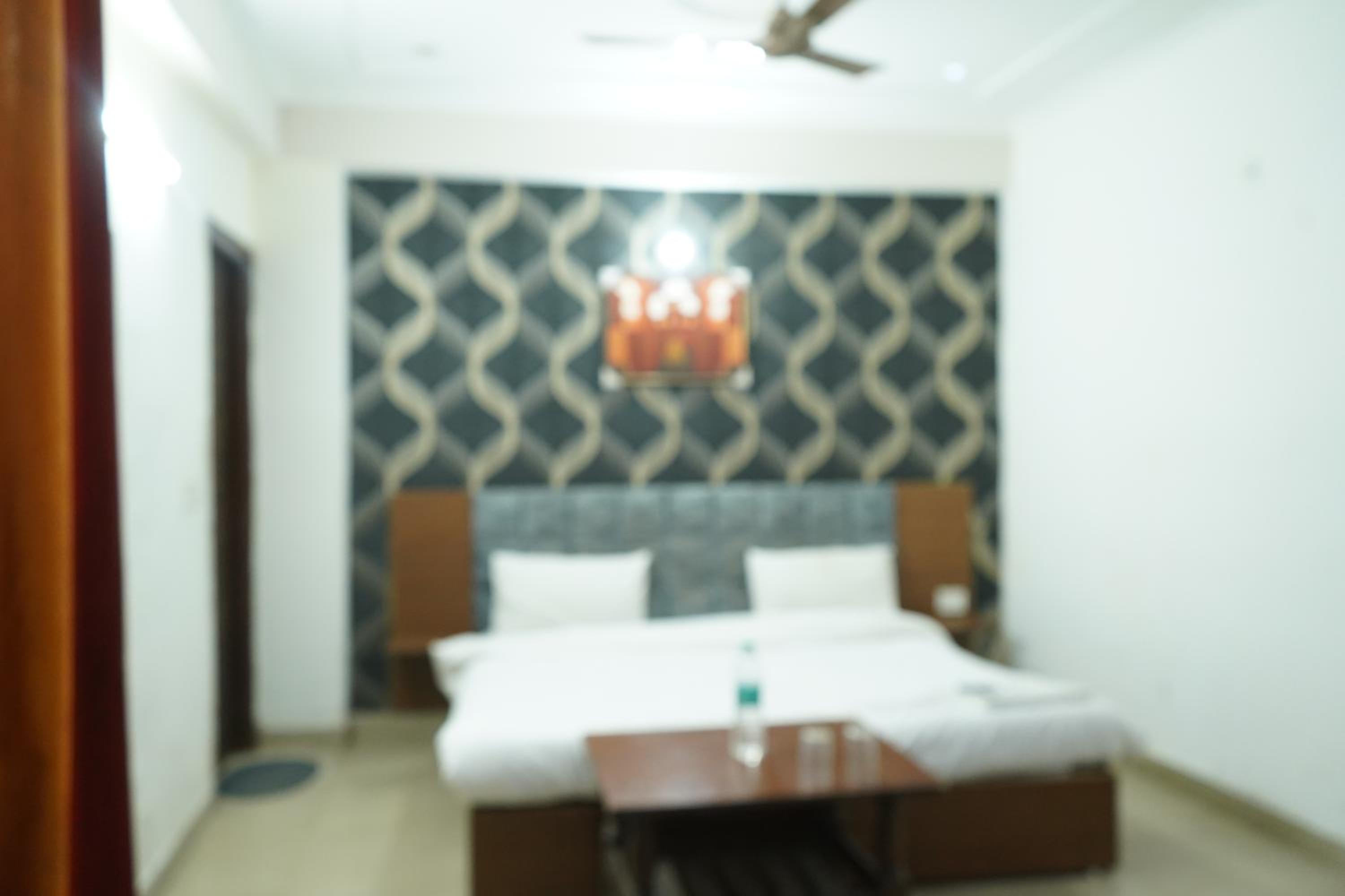 Deluxe Double Room (2 Adults + 1 Child) photo 2