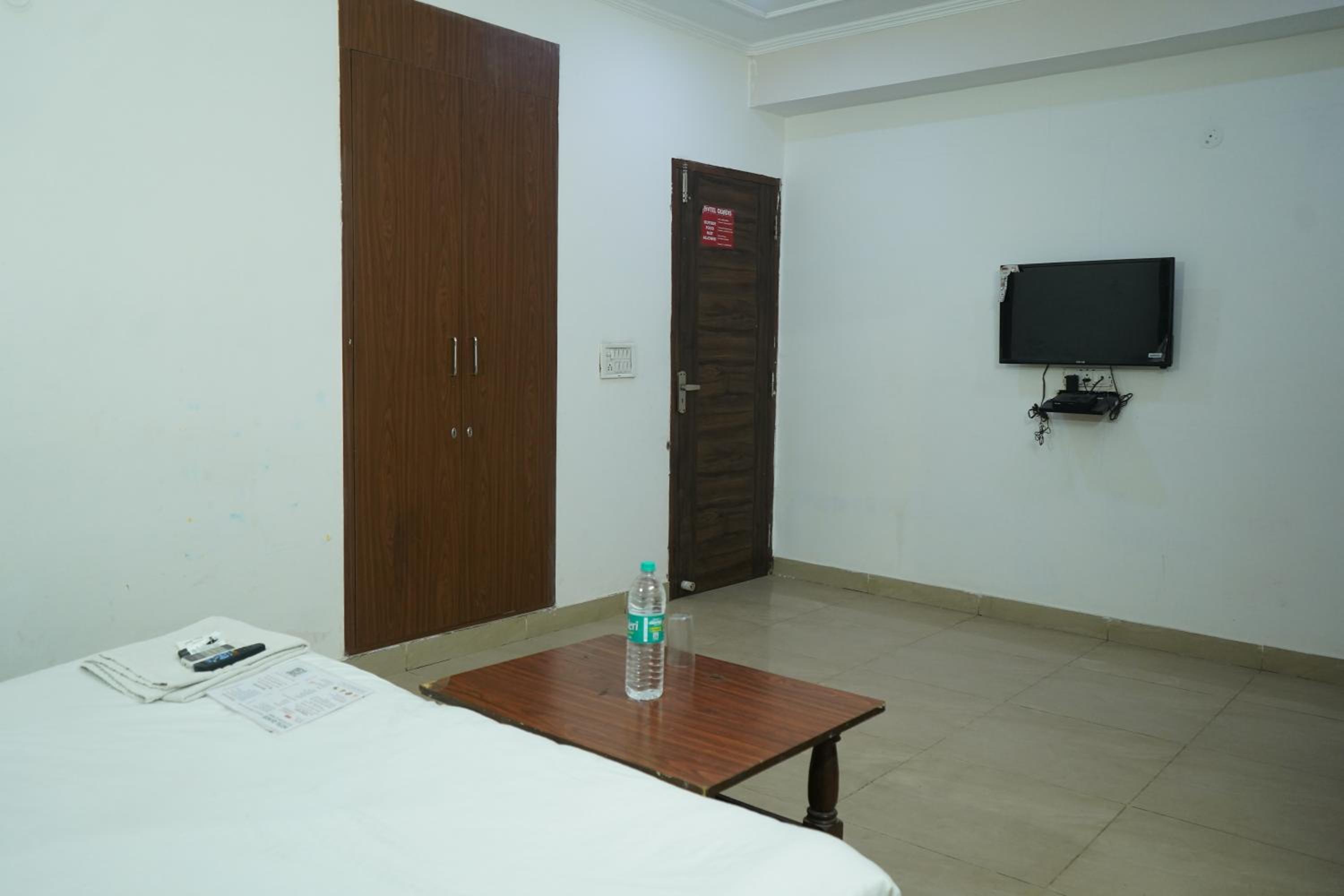 Deluxe Double Room (2 Adults + 1 Child) photo 3