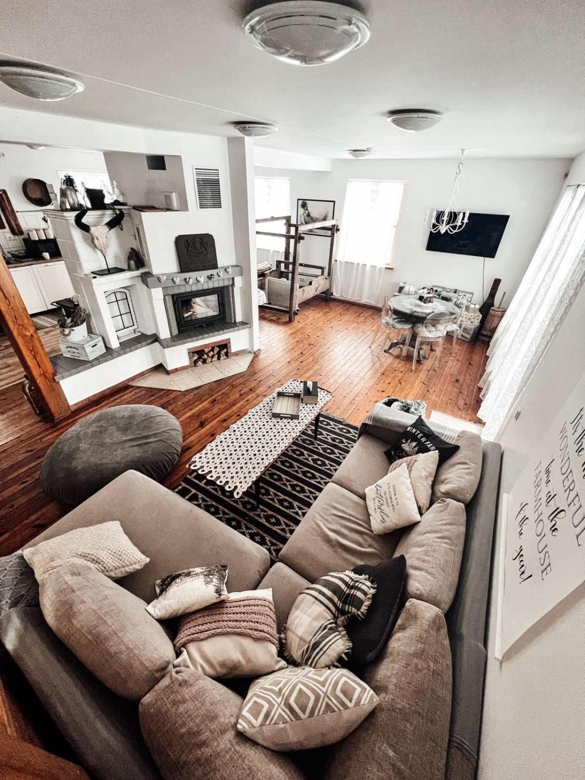 Four-Bedroom House - Photo 42