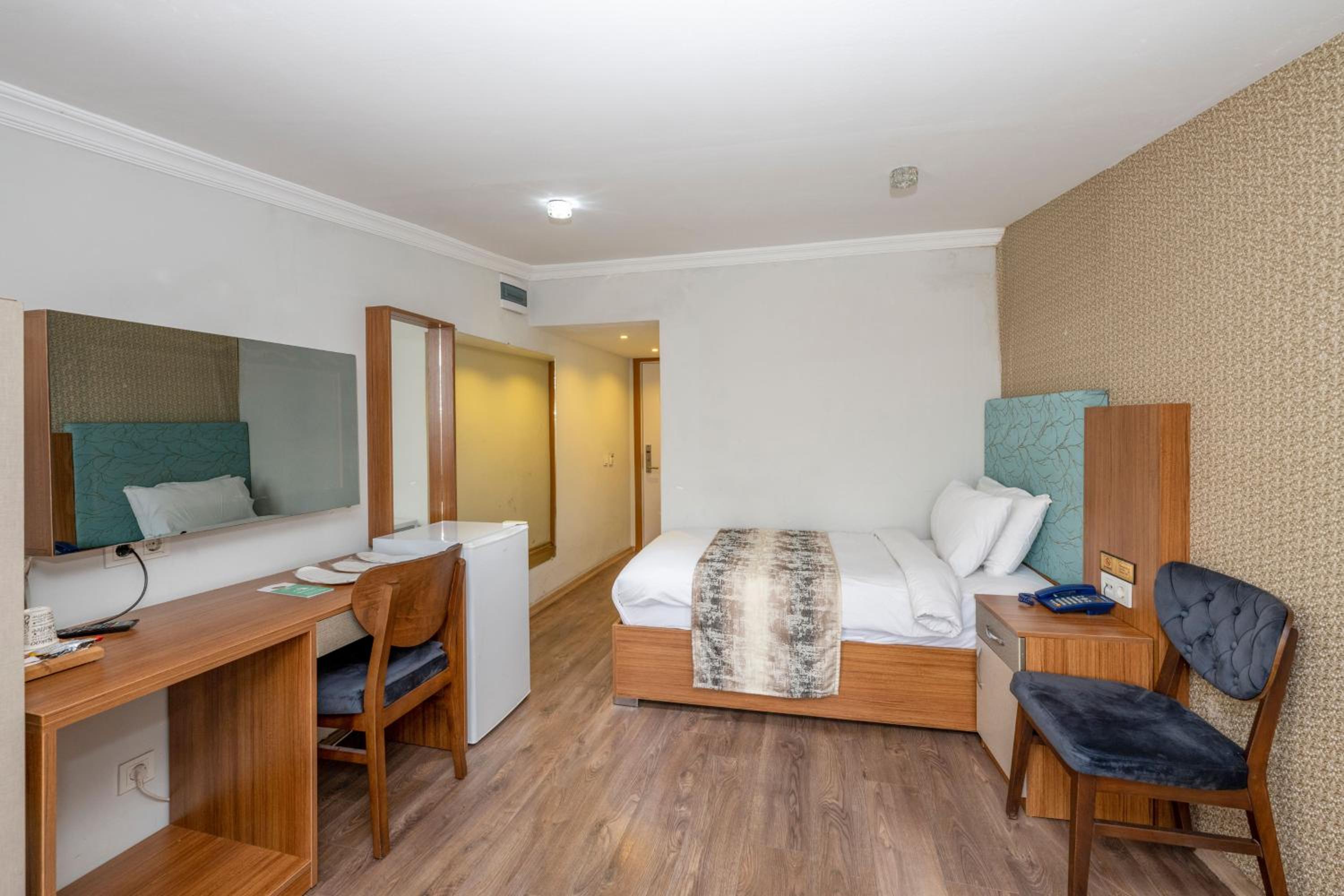 Superior Triple Room photo 3