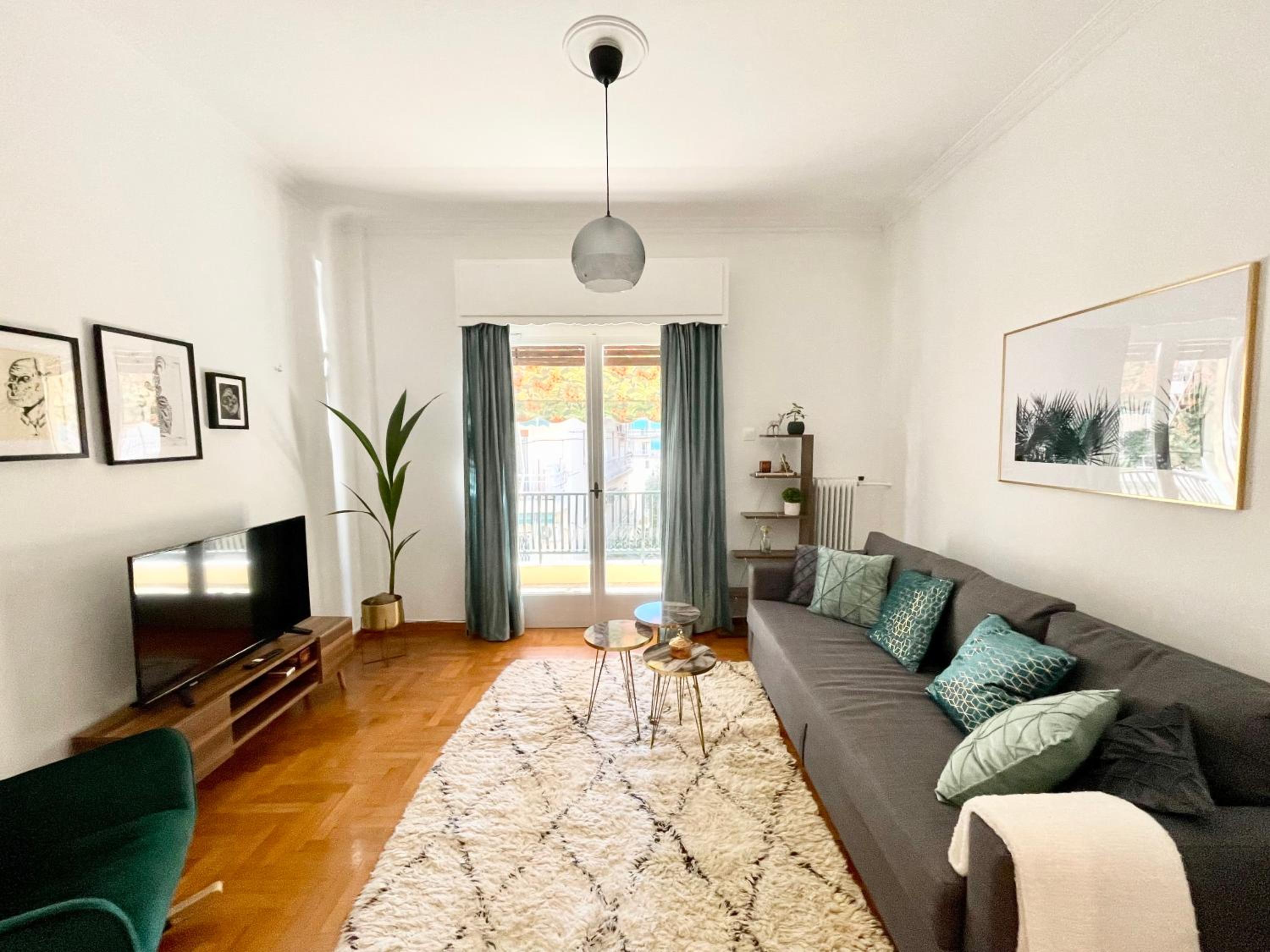 One-Bedroom Apartment