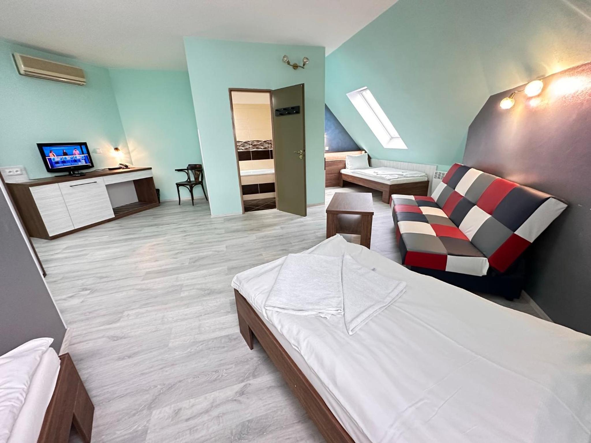 Triple Room