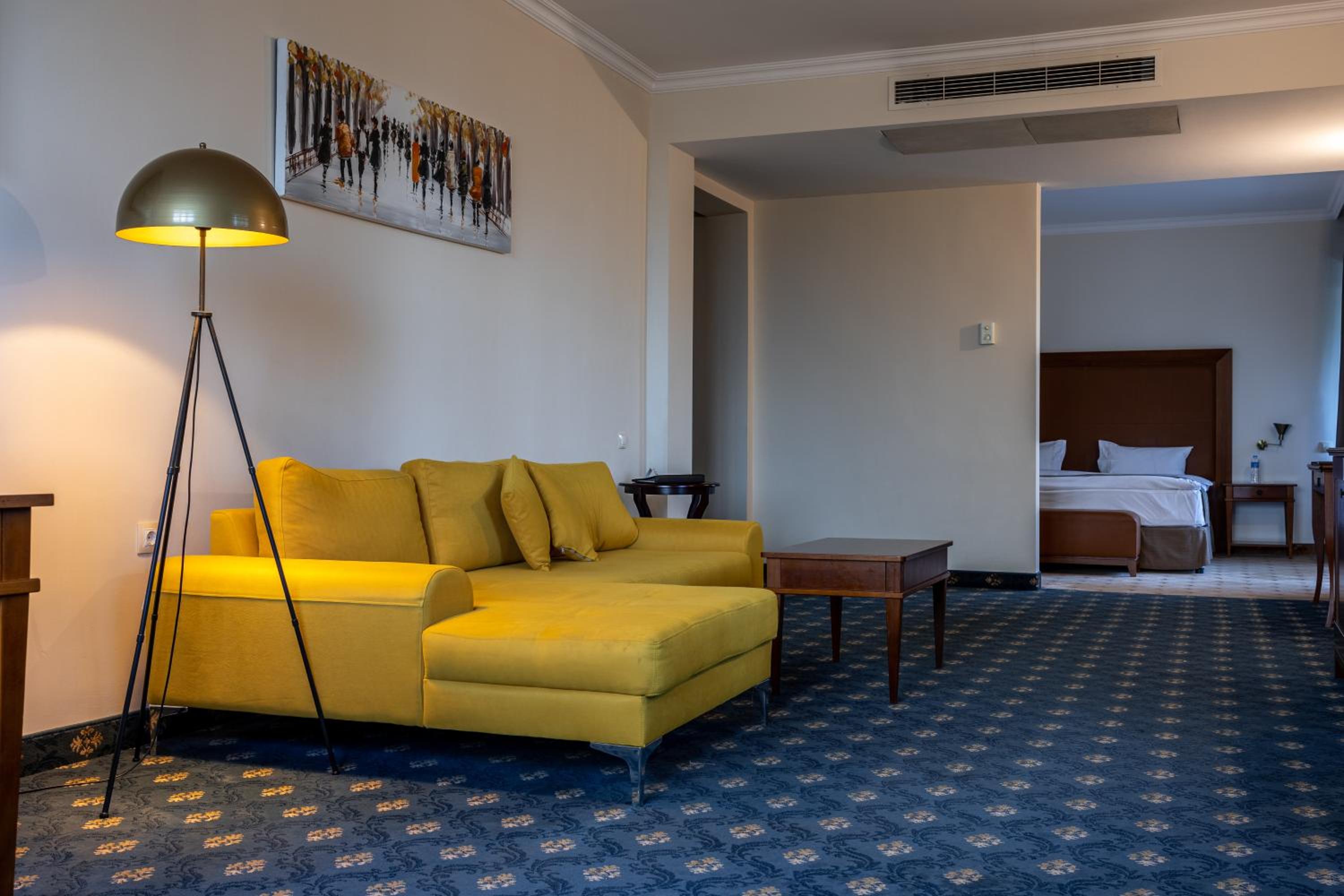 Suite with City View photo 1