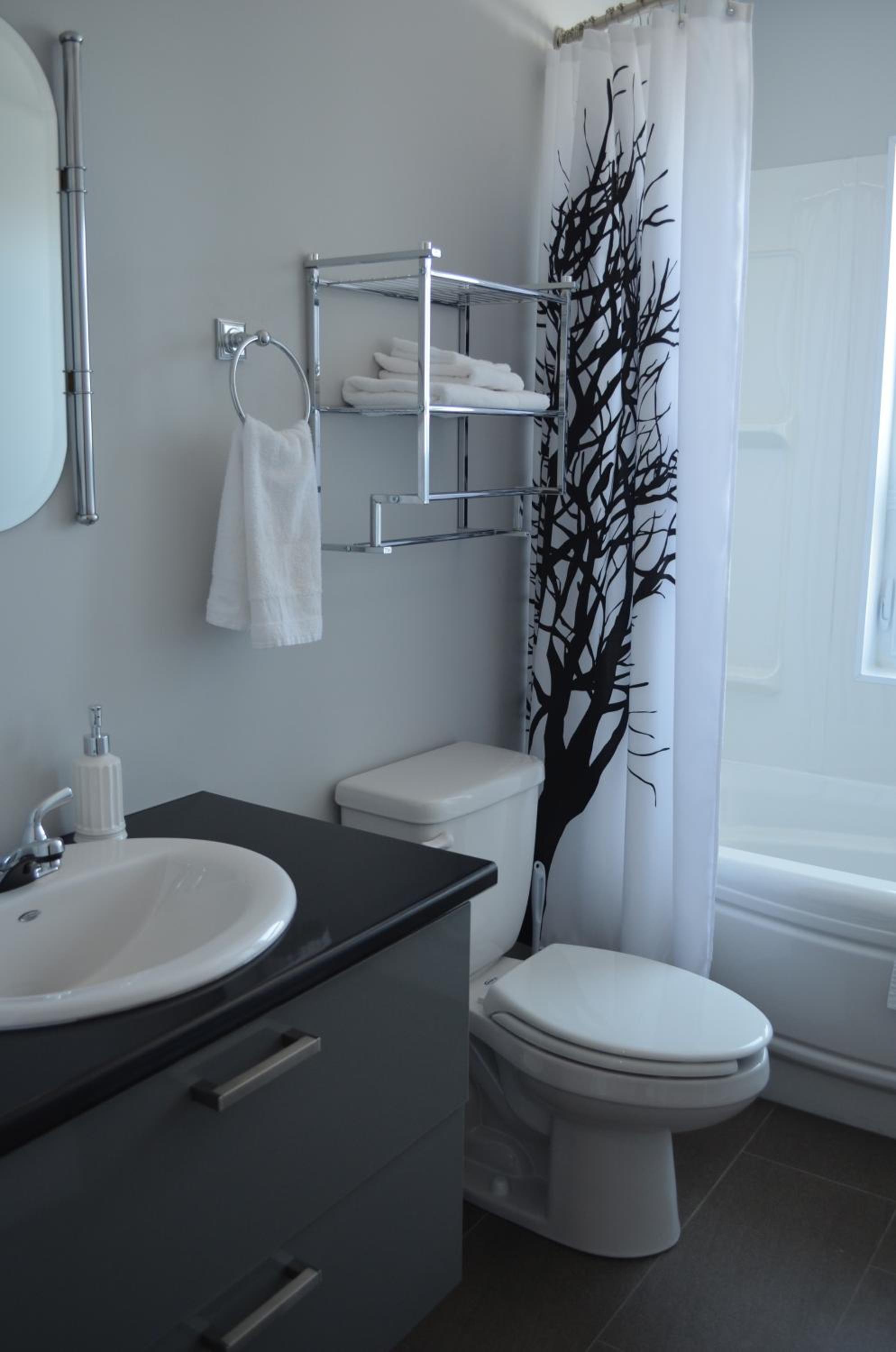 One-Bedroom Apartment - Photo 13