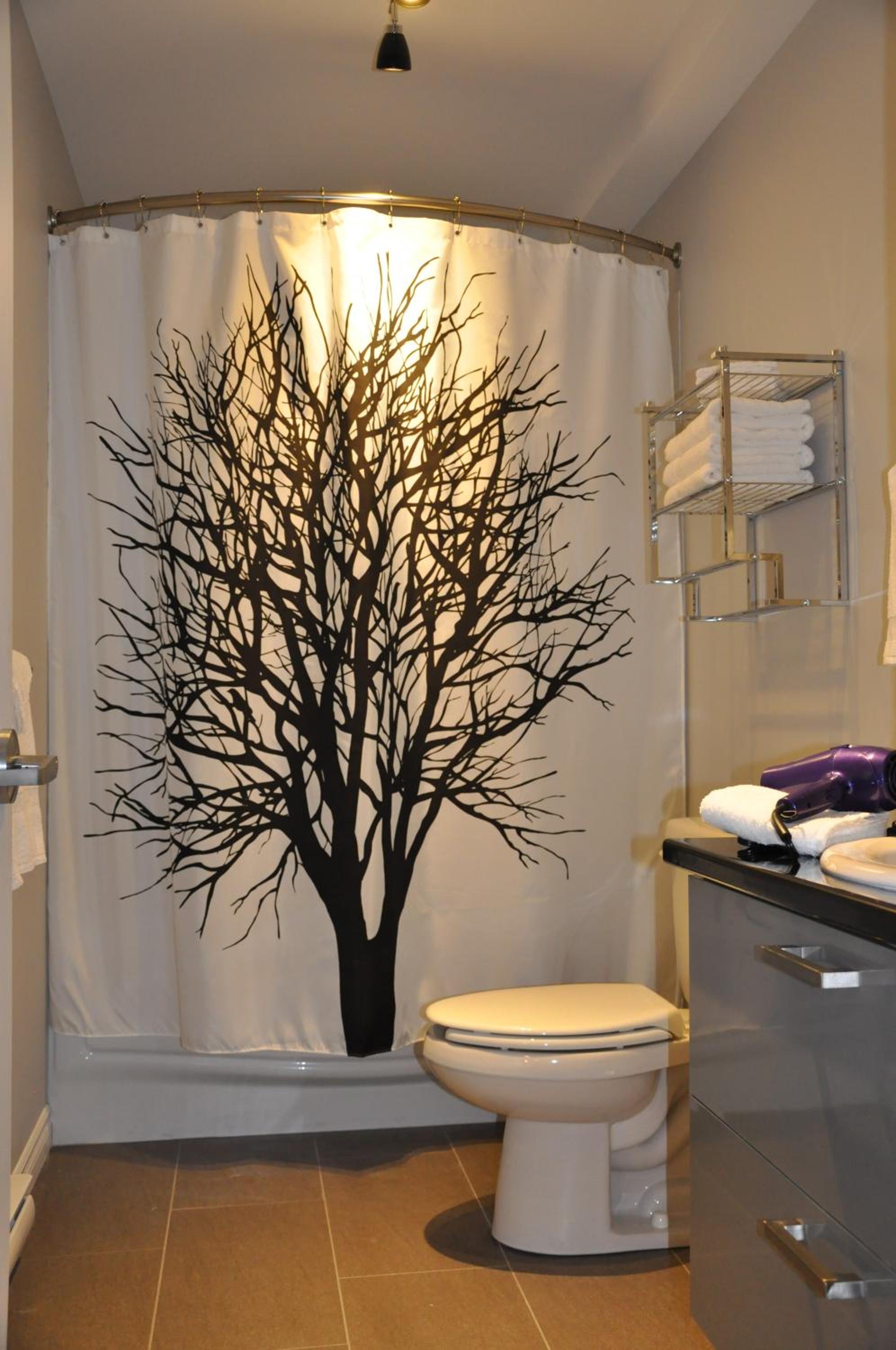 One-Bedroom Apartment - Photo 12
