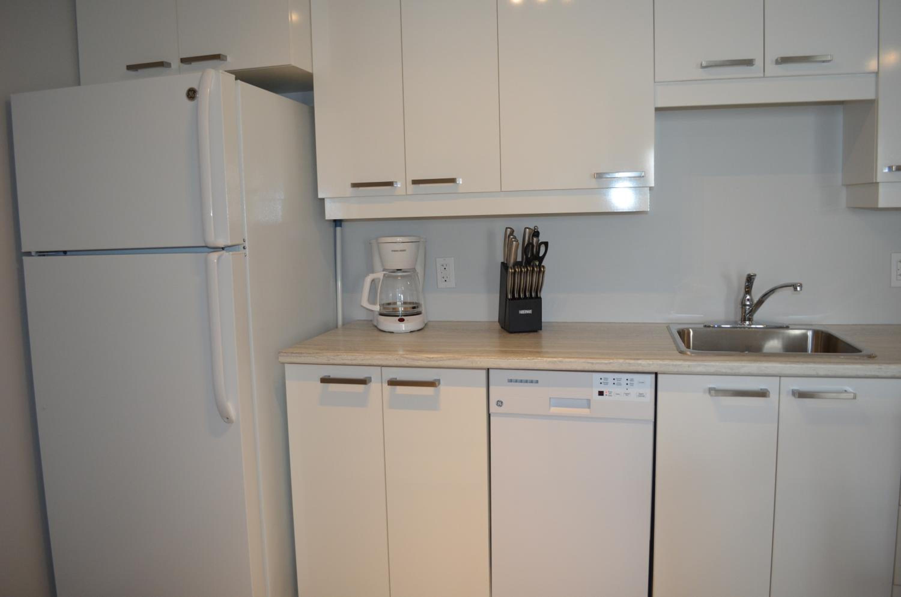 One-Bedroom Apartment - Photo 11
