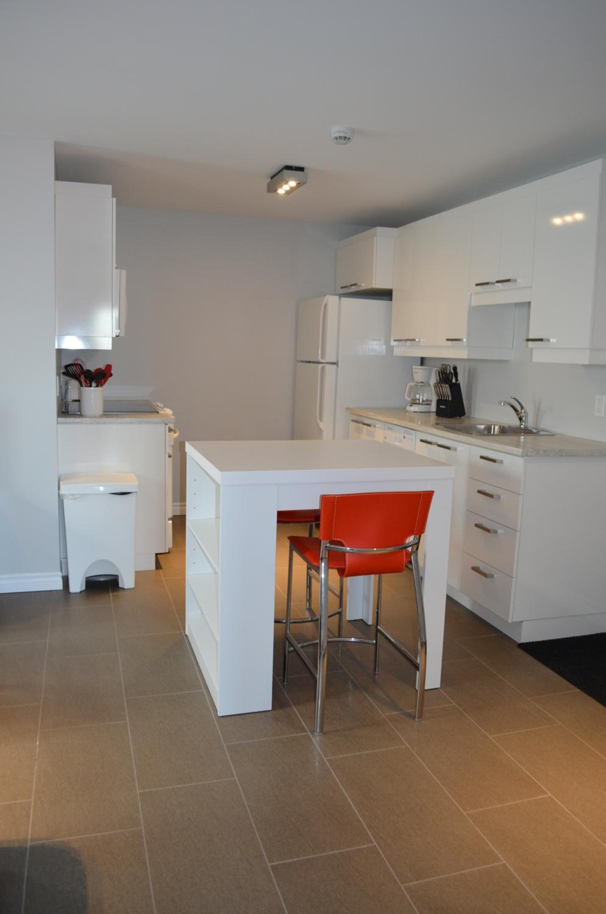 One-Bedroom Apartment - Photo 33