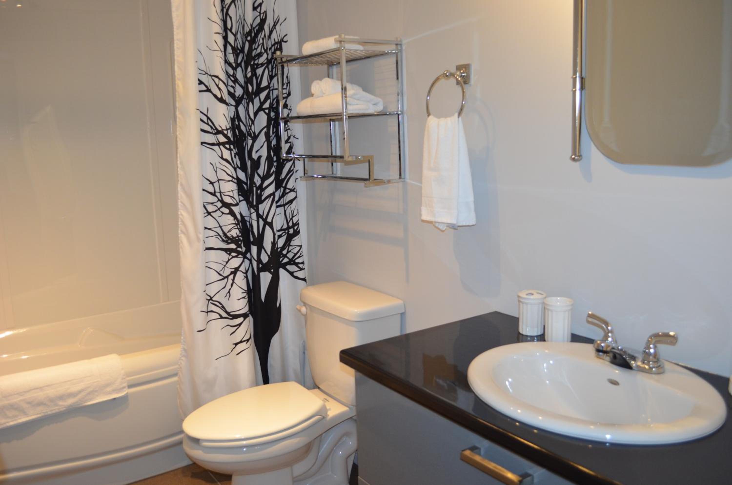 One-Bedroom Apartment - Photo 25