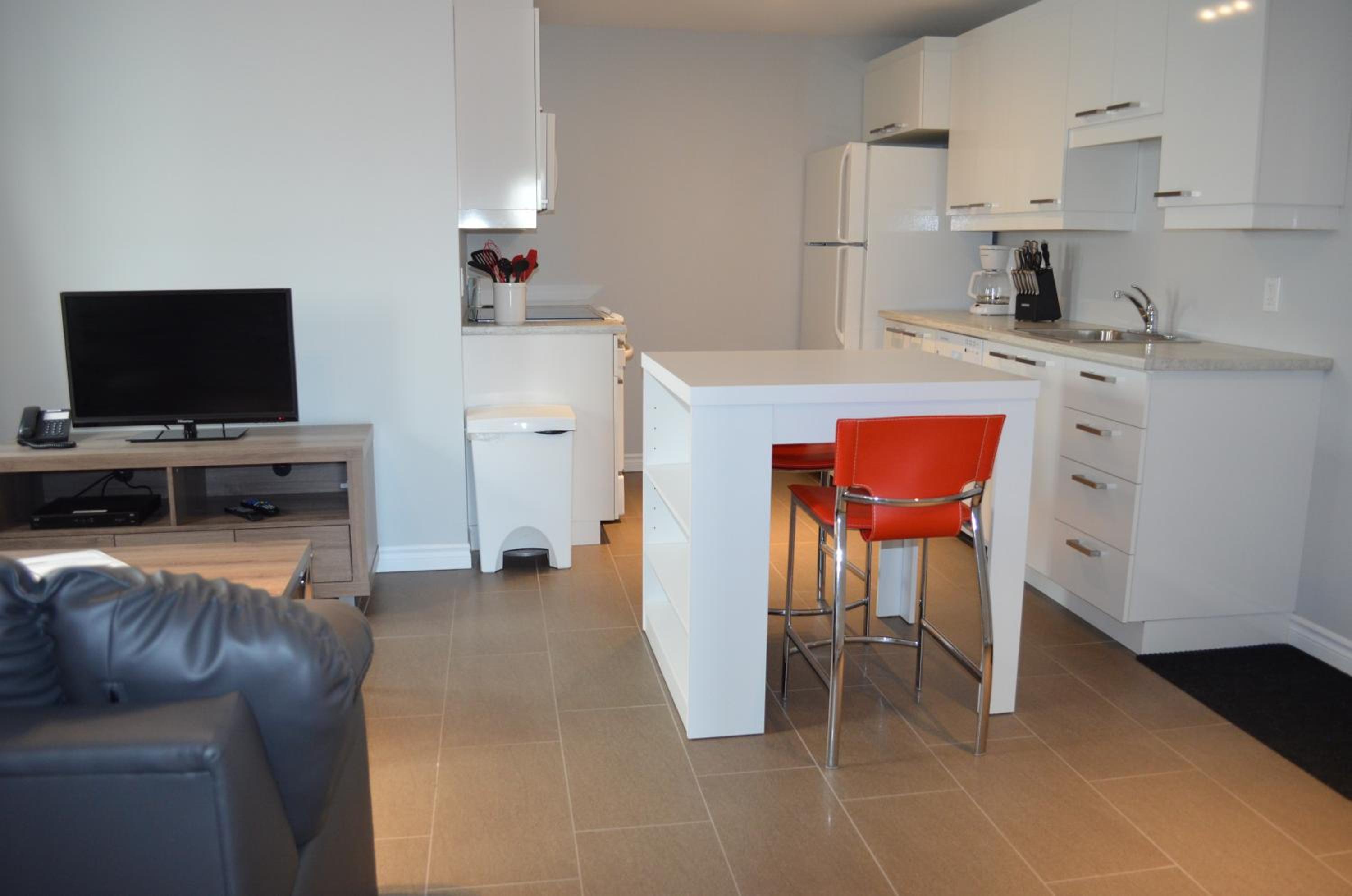 One-Bedroom Apartment - Photo 39