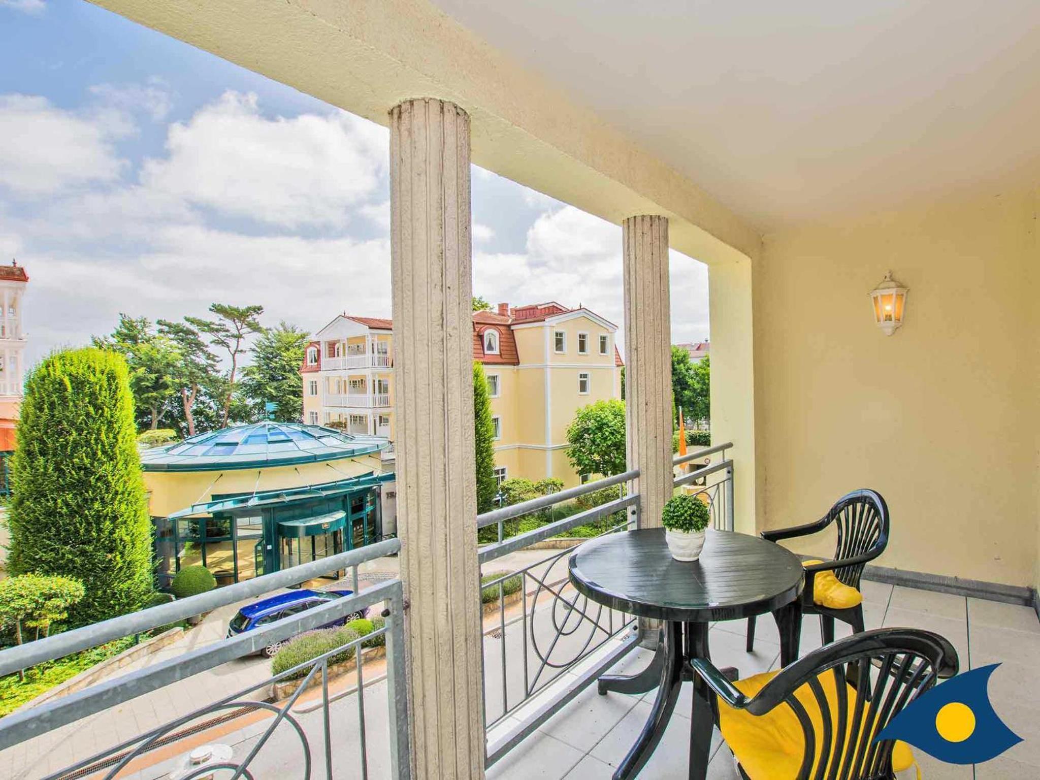 One-Bedroom Apartment with Balcony photo 2
