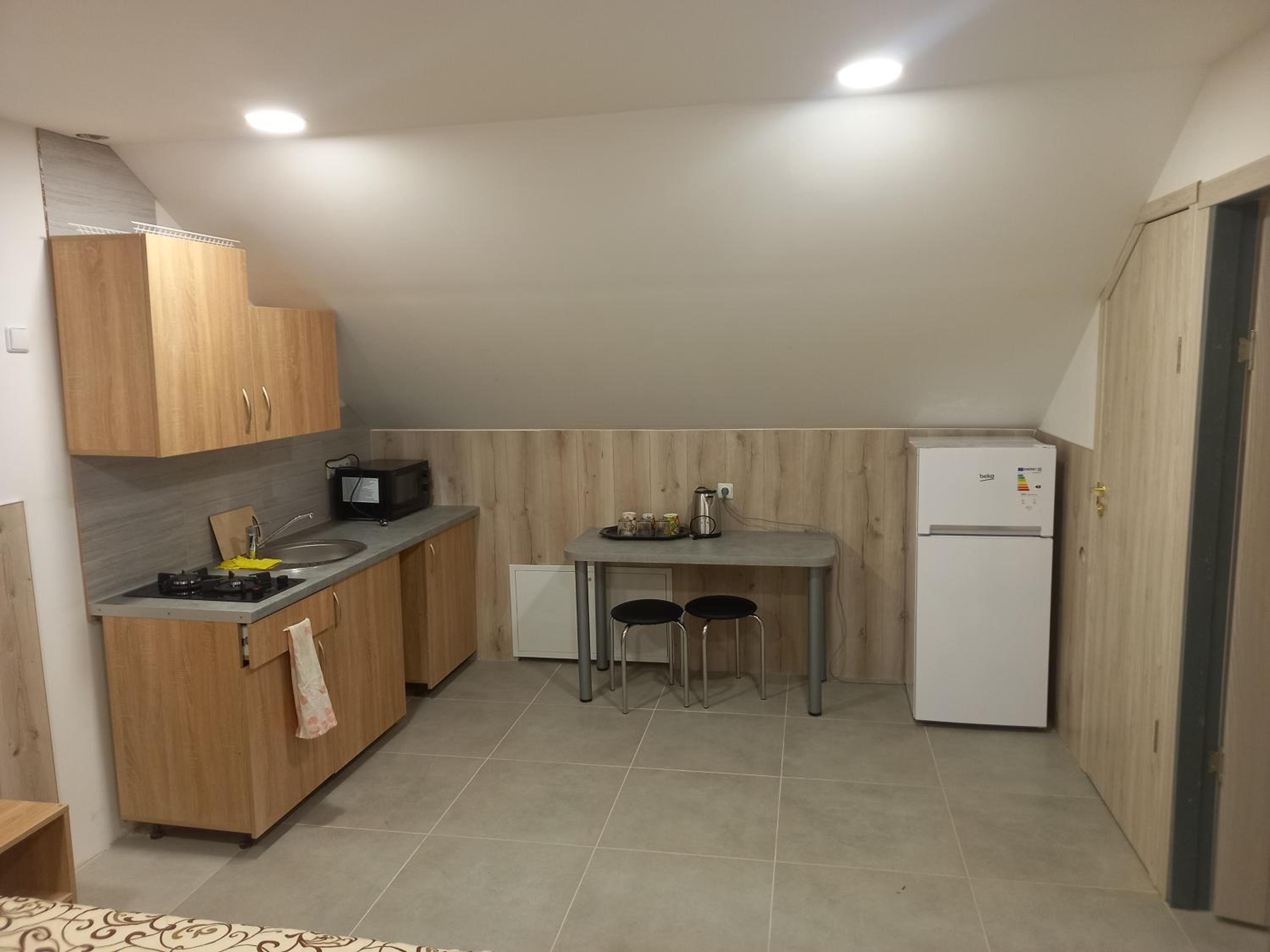 Twin Room with Bathroom - Photo 7