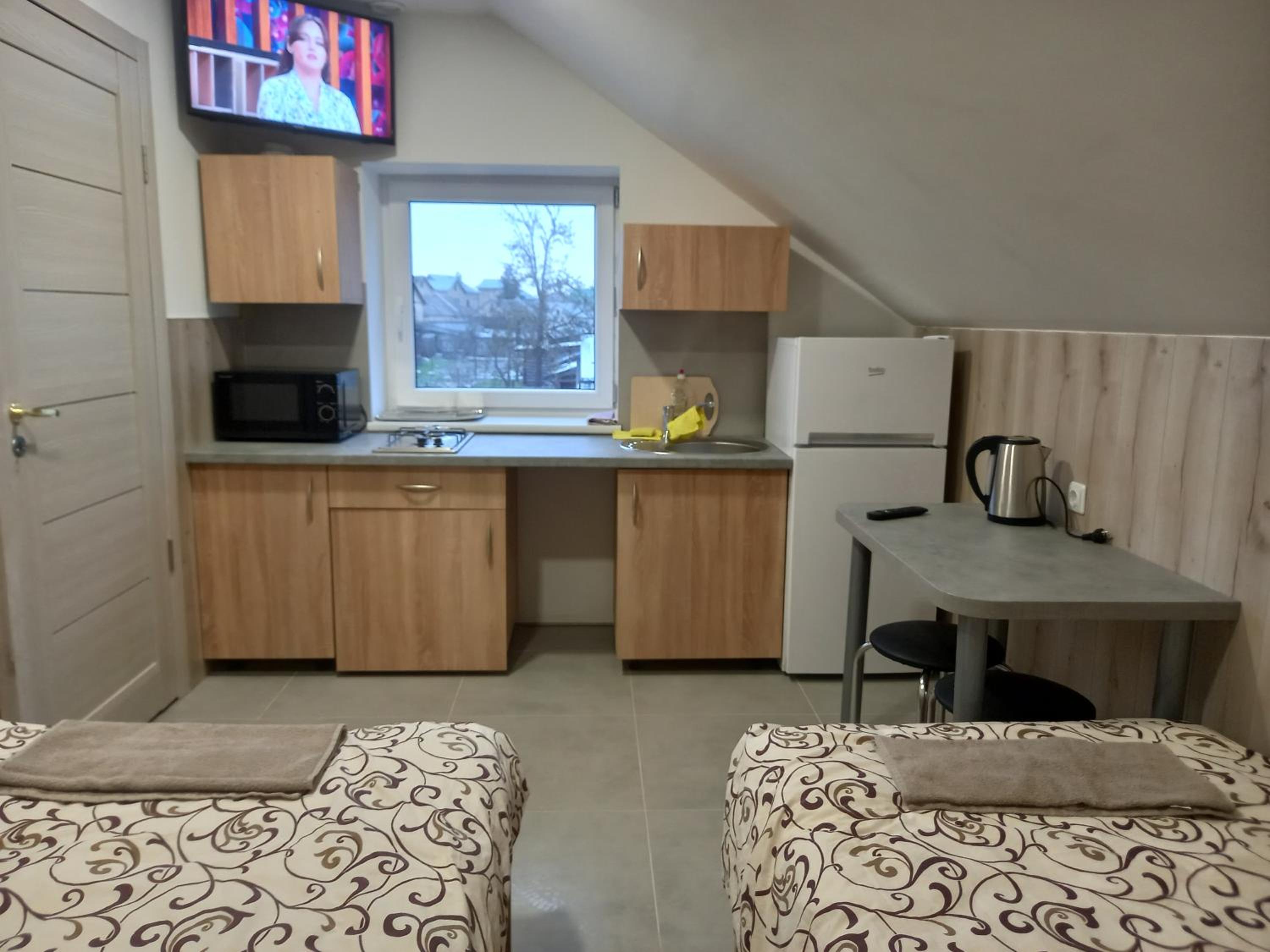 Twin Room with Bathroom - Photo 4