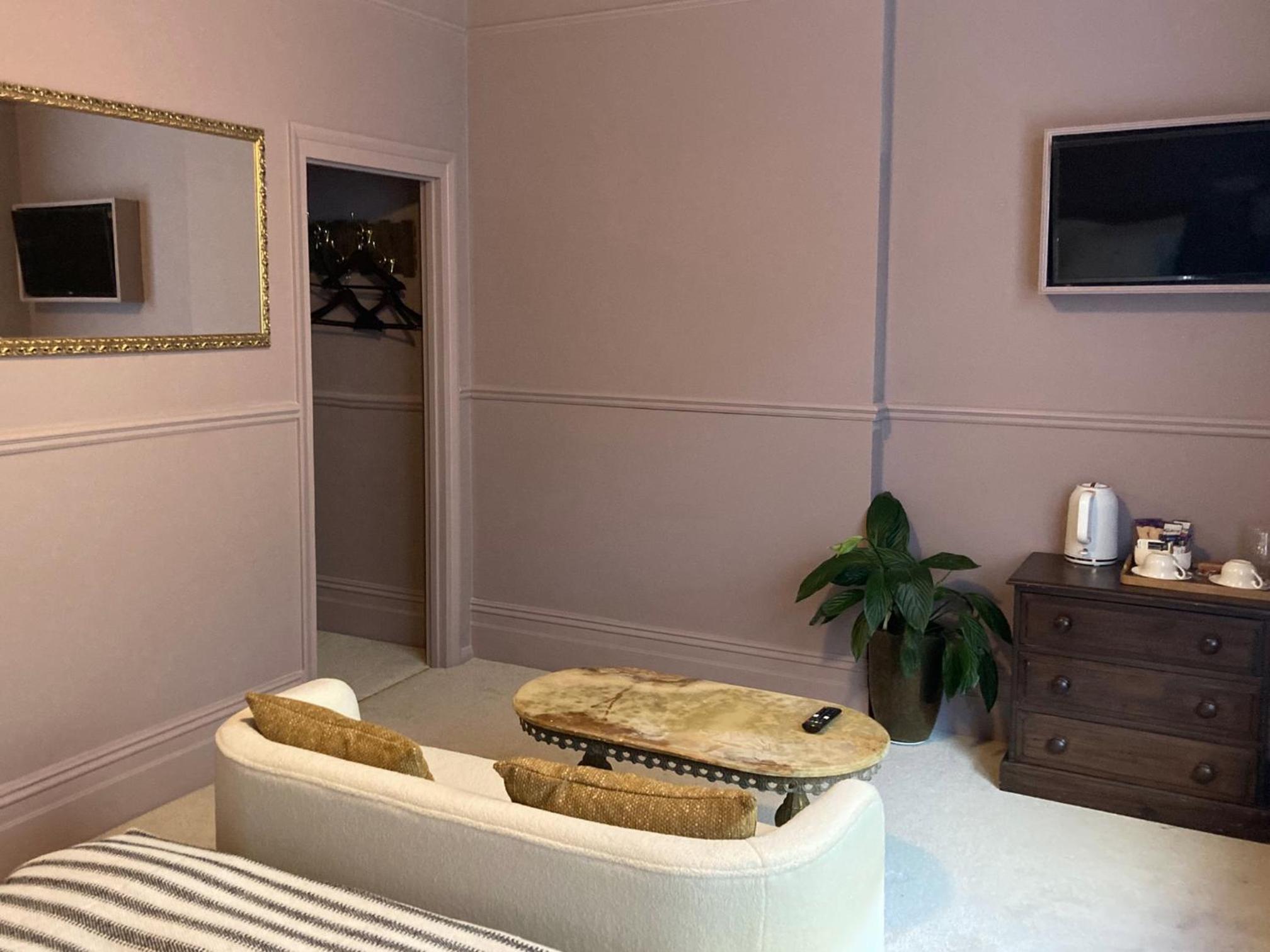 King Room with Garden View photo 3