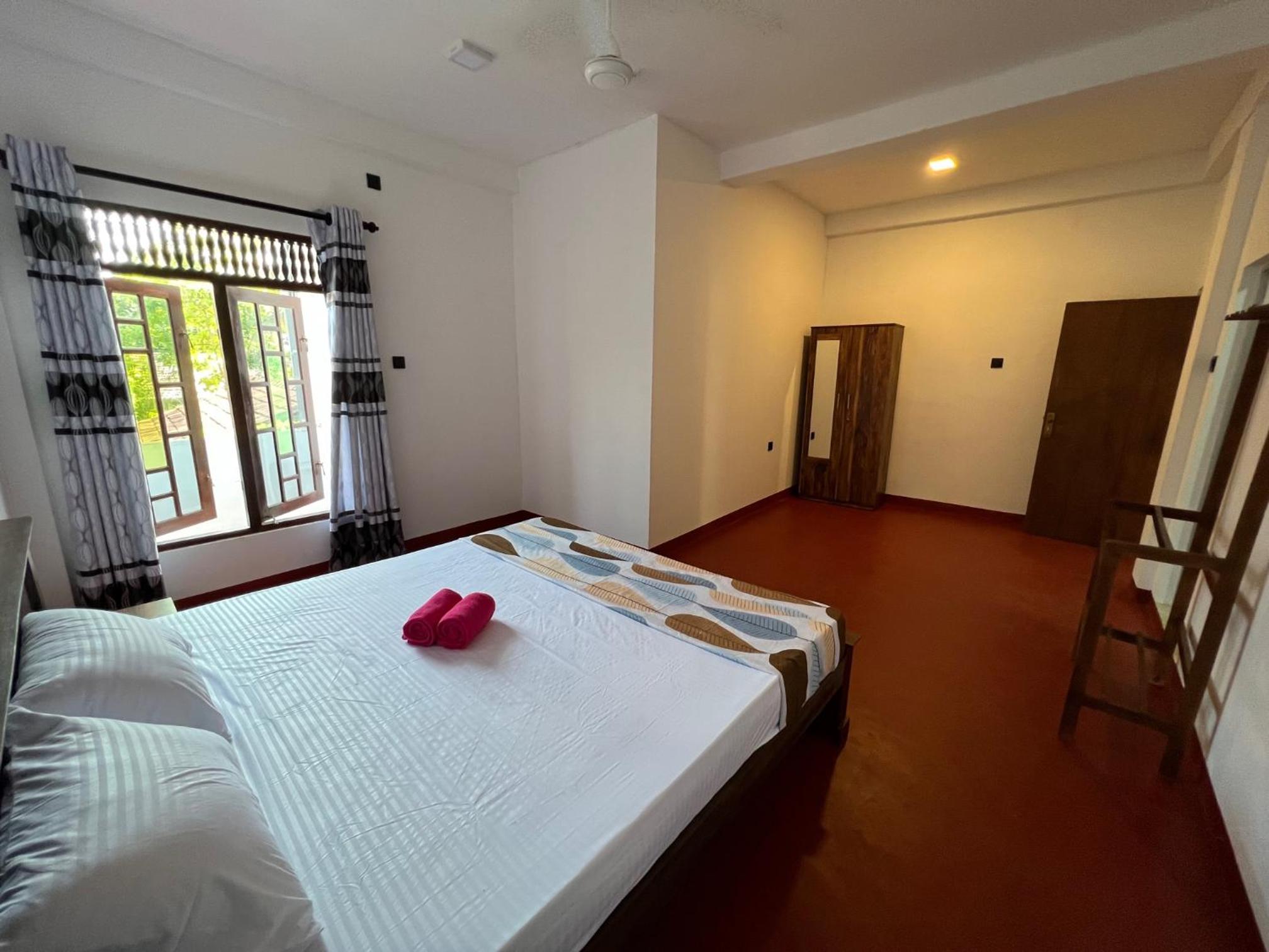 Double Room with Balcony (2 Adults + 1 Child) photo 3