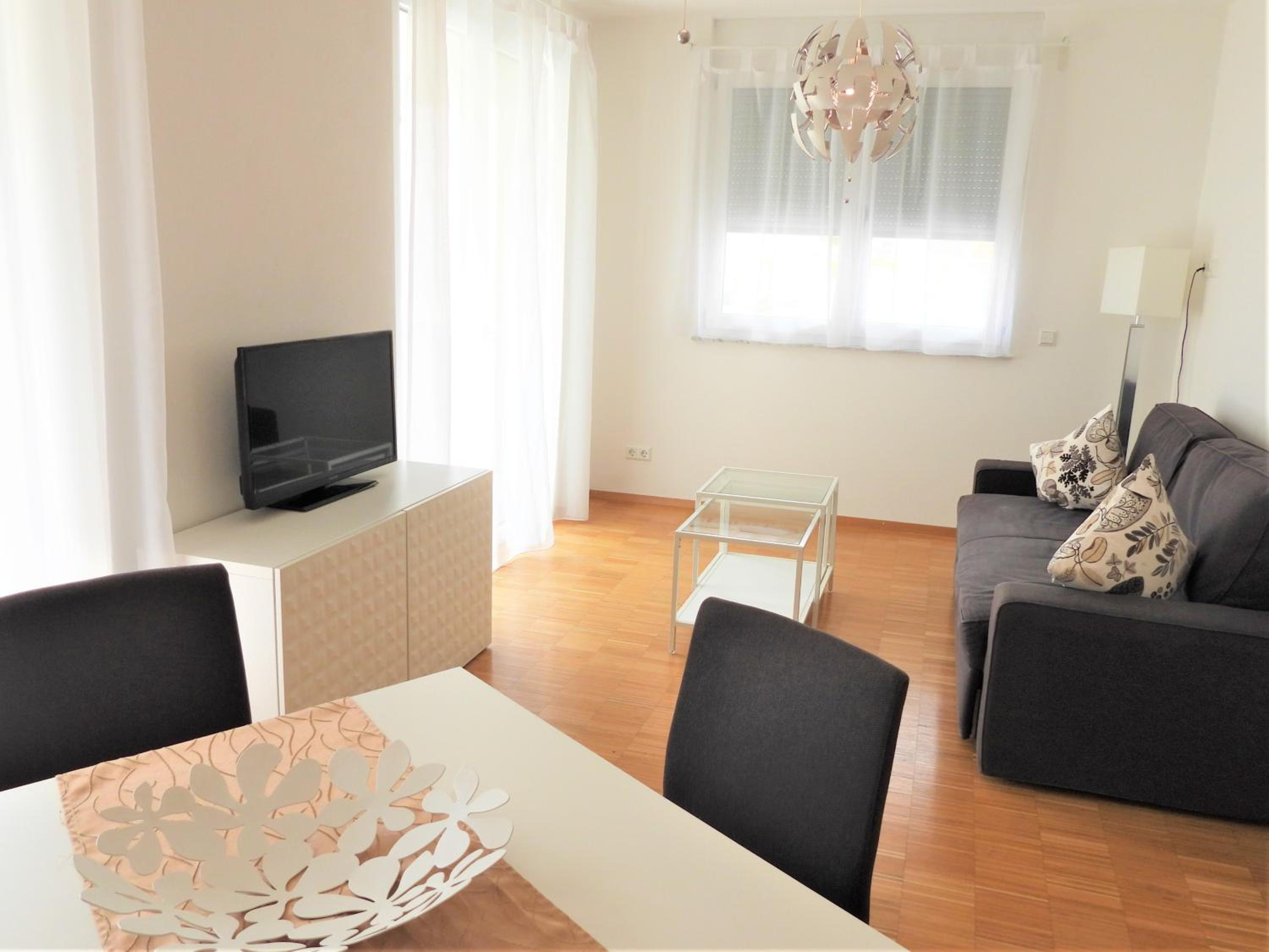 One-Bedroom Apartment E1 photo 1