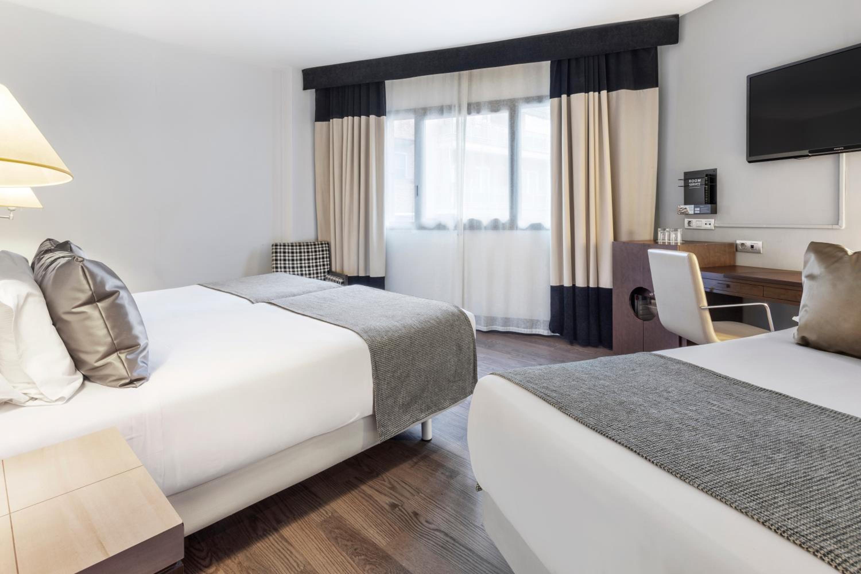Triple Room (3 Adults) - Photo 3