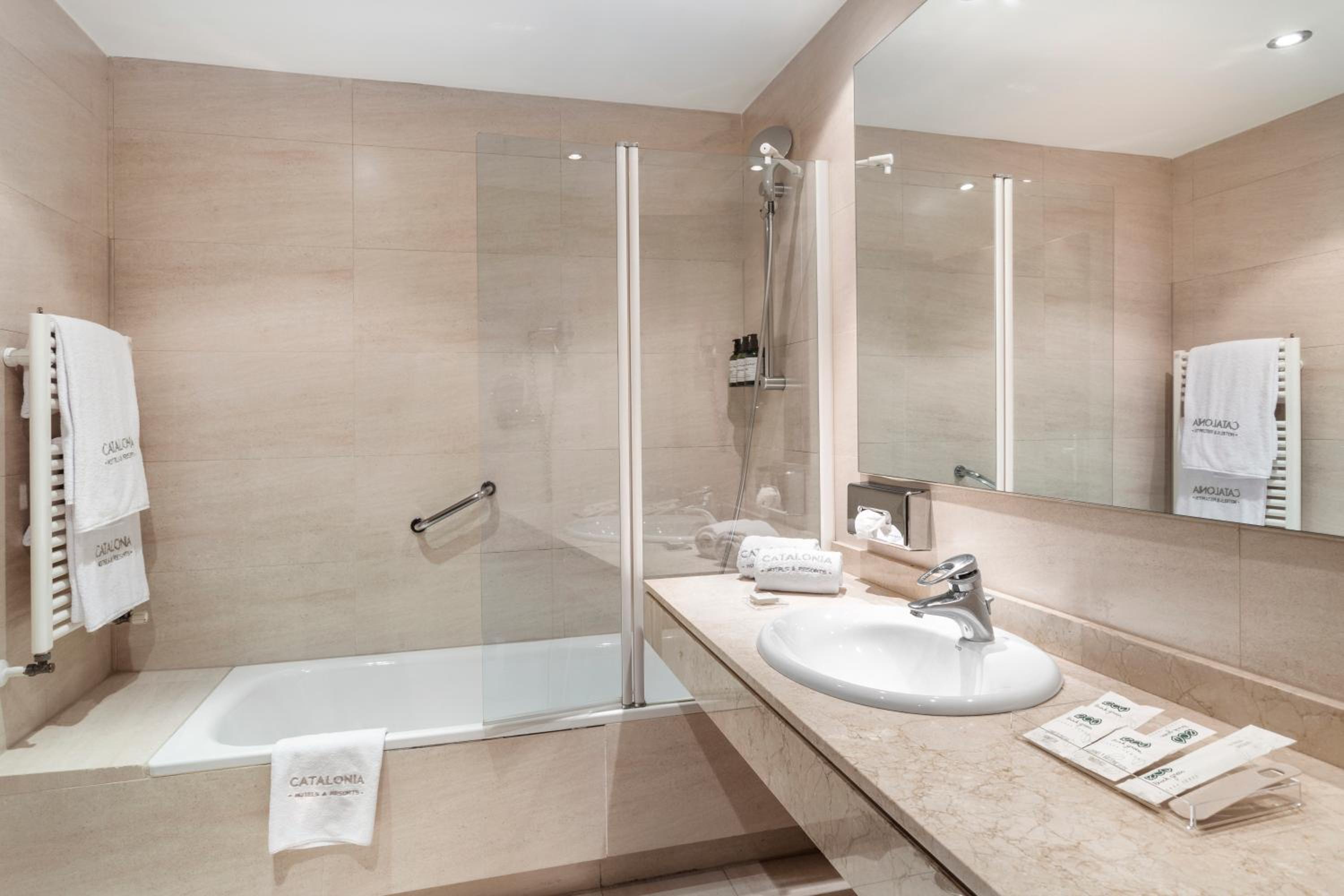 Triple Room (3 Adults) - Photo 4