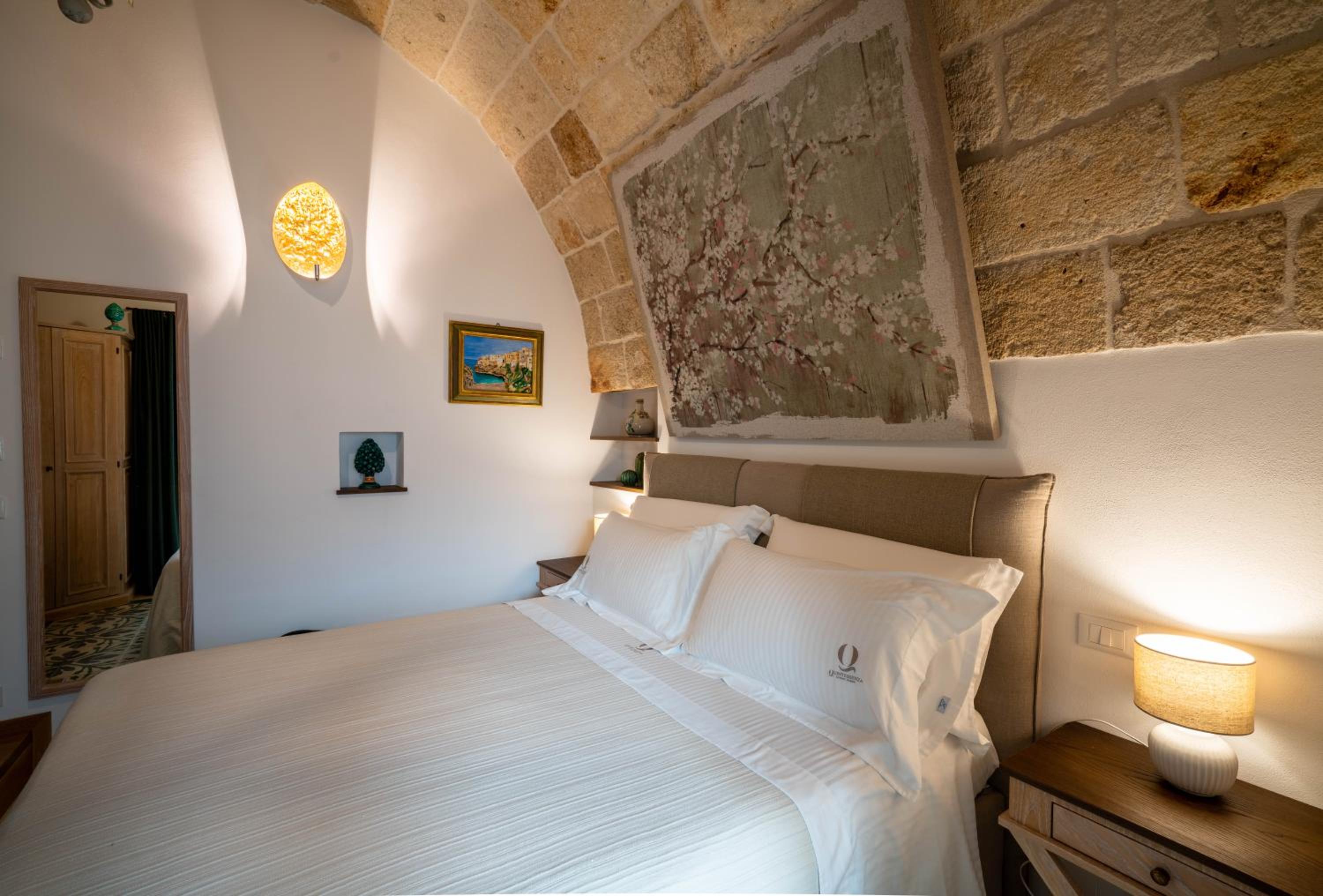 Deluxe Double Room with Shower - Photo 1