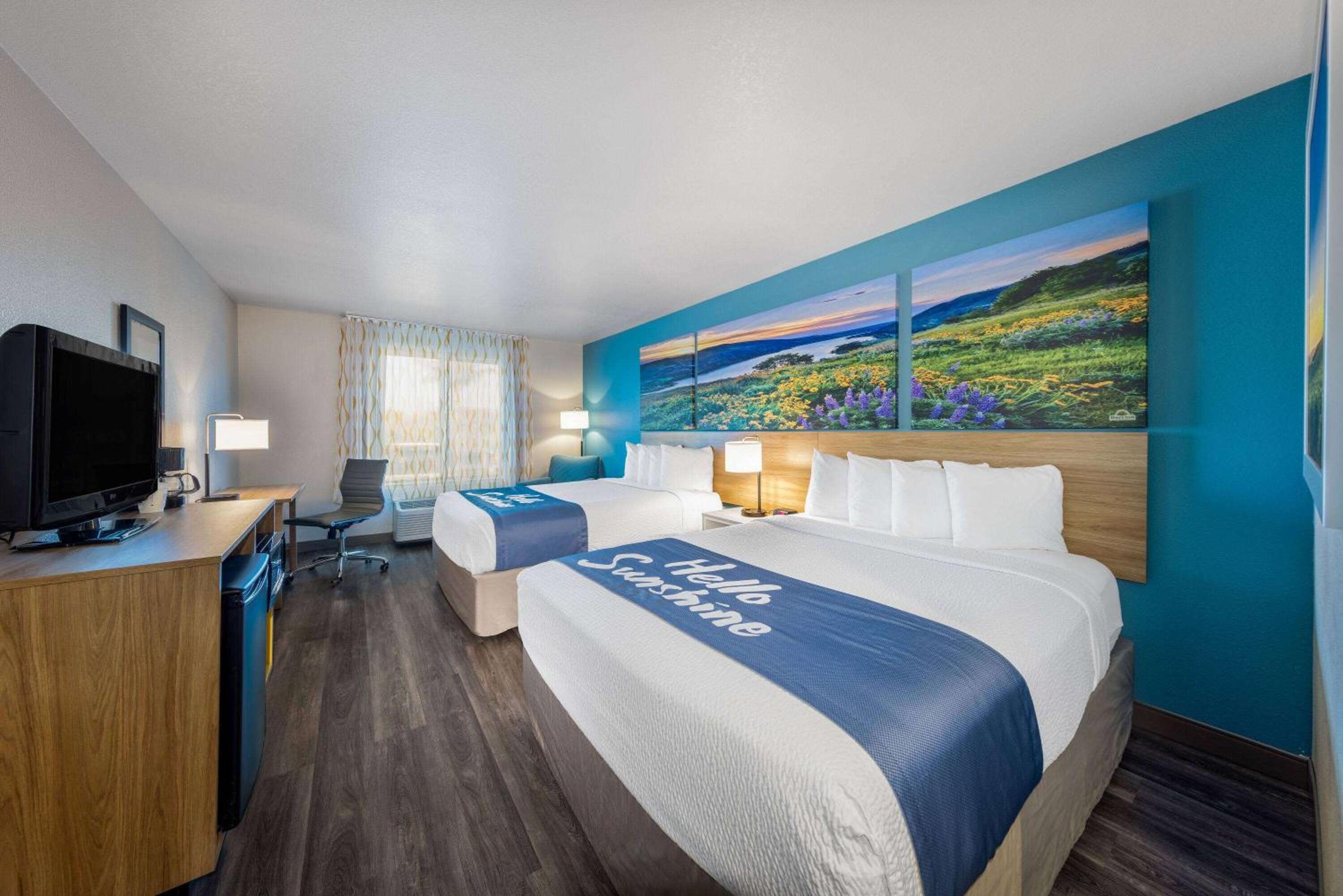 Queen Room with Two Queen Beds - Non-Smoking