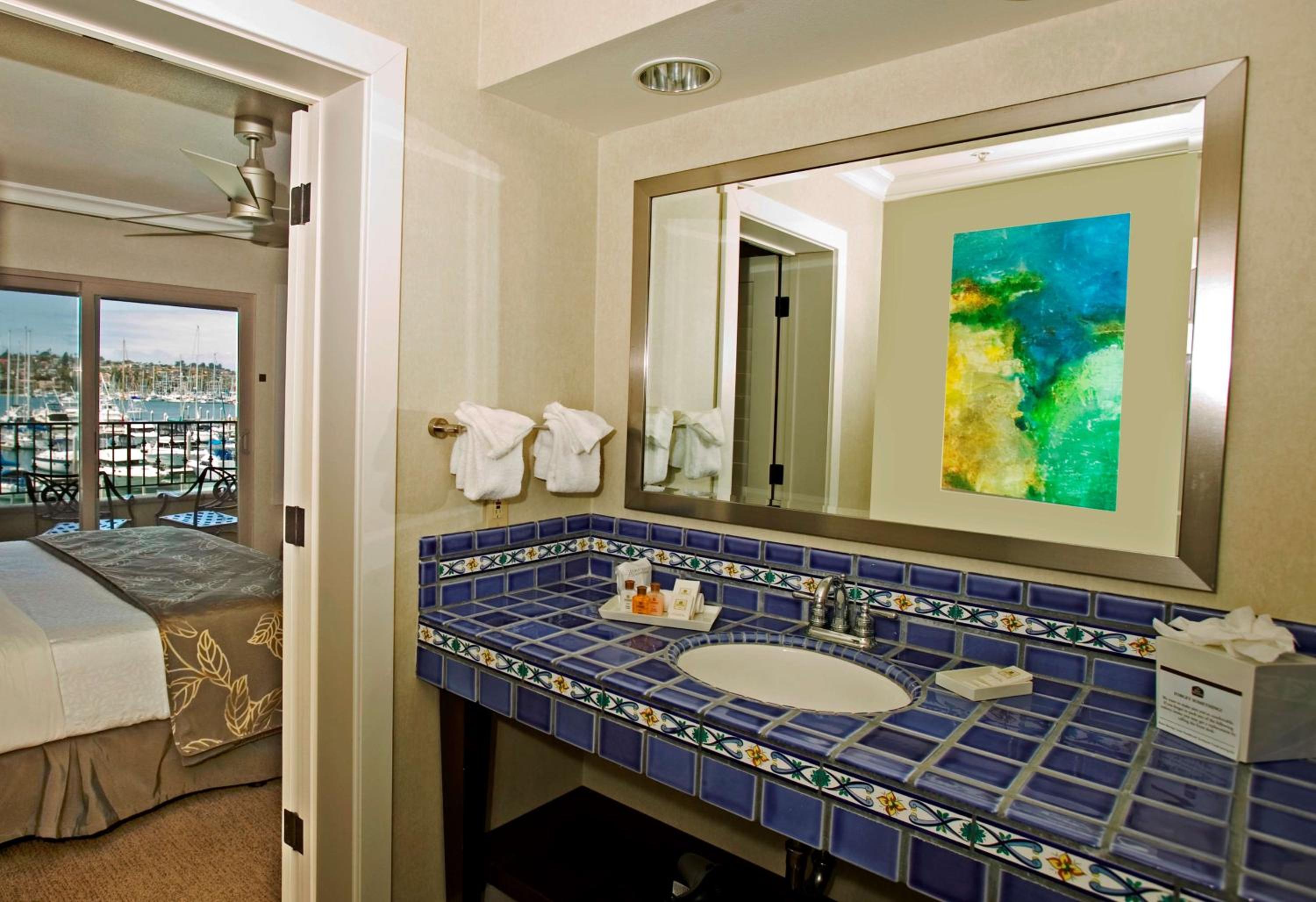 King Suite with Sofa Bed with Marina View