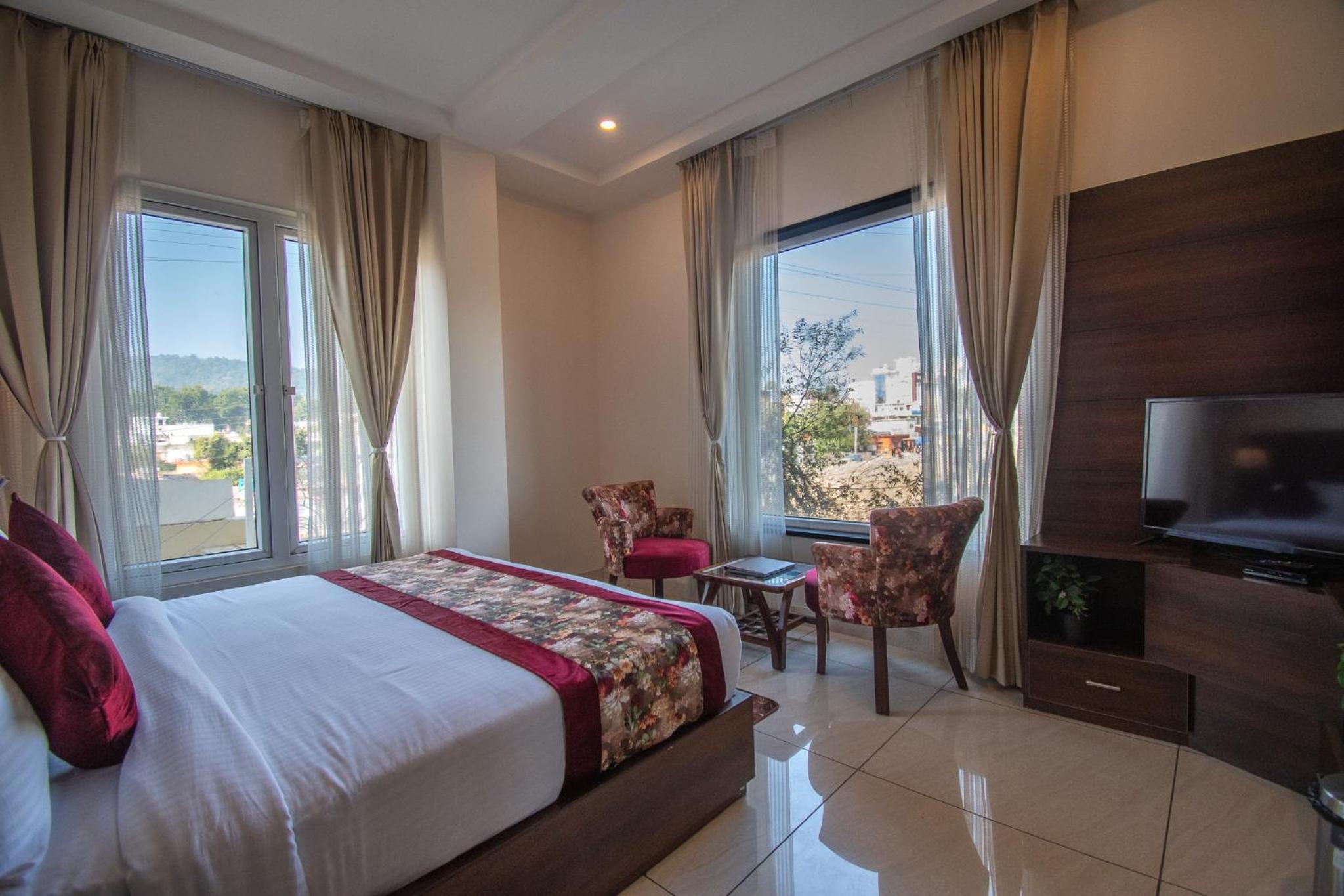 Deluxe Room - Photo 11