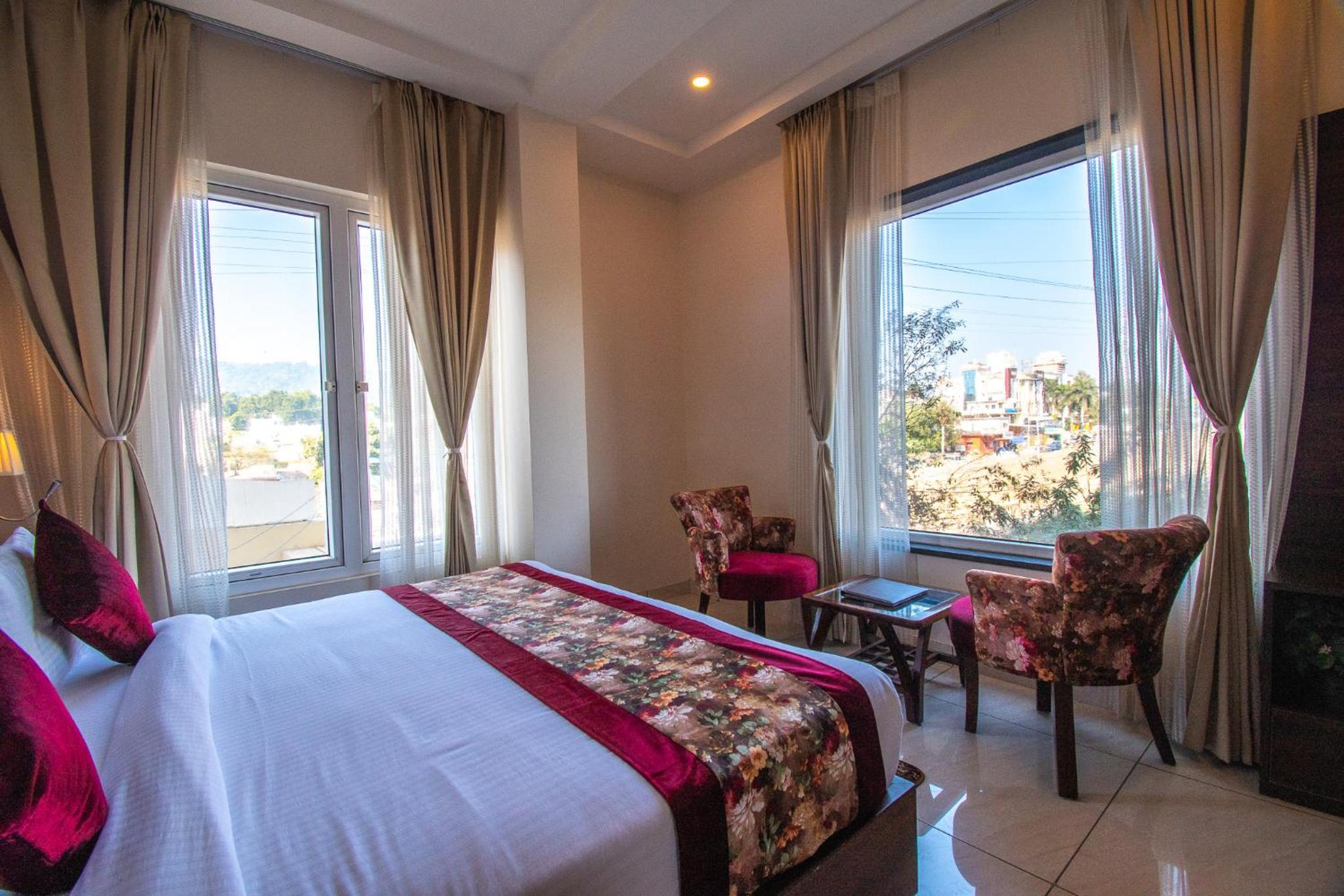 Deluxe Room - Photo 10
