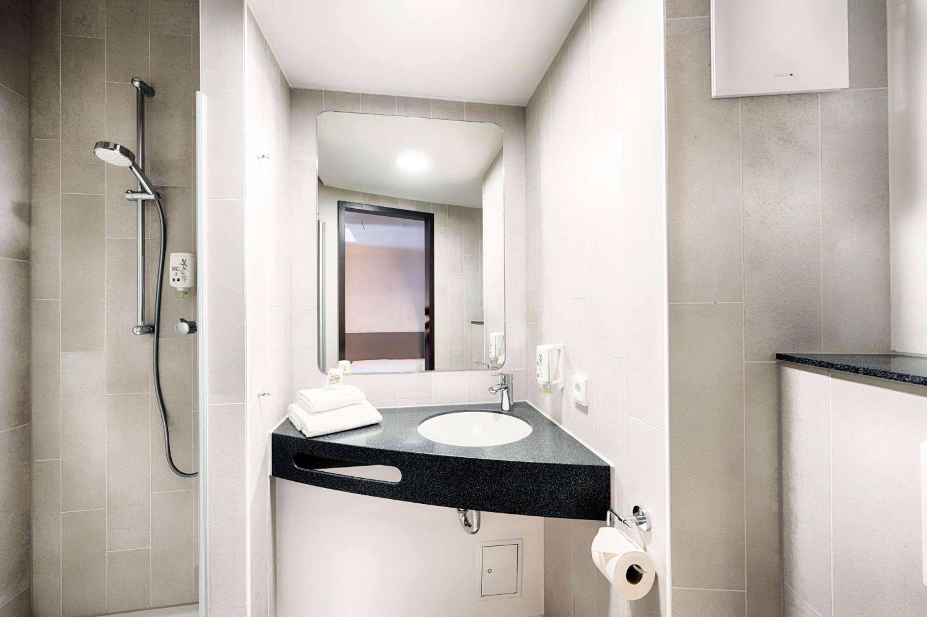 Double Room - Photo 2