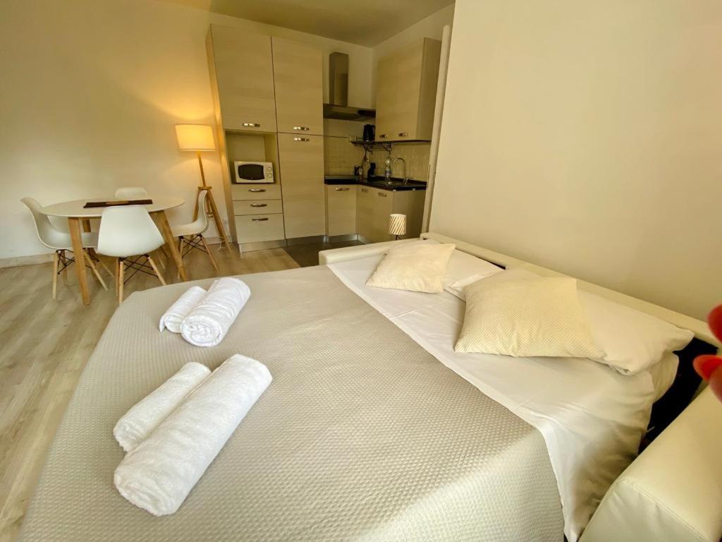 Deluxe Apartment photo 2