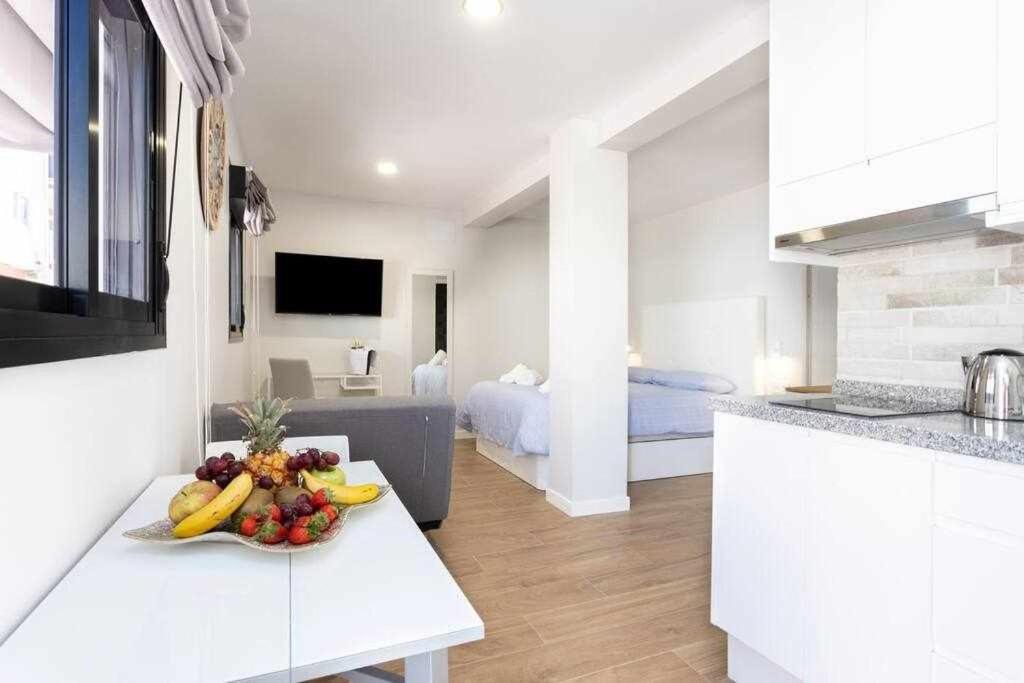 One-Bedroom Apartment photo 2