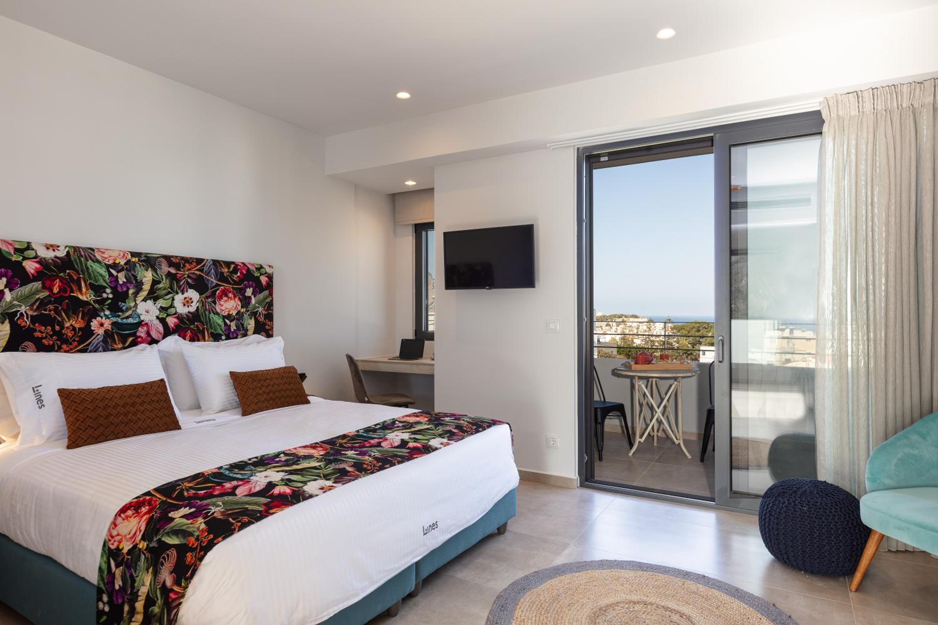 Standard Double or Twin Room - Photo 15