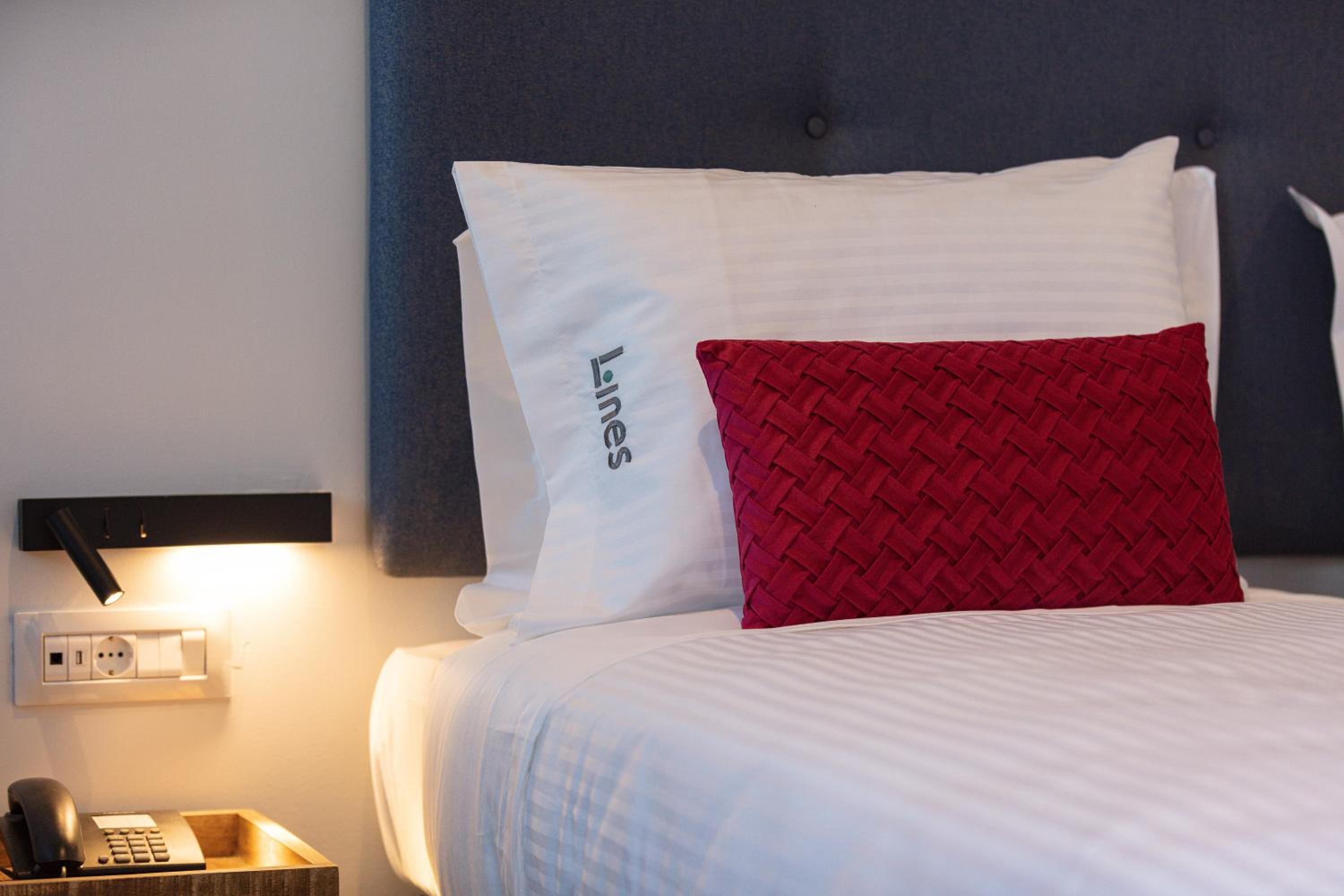 Standard Double or Twin Room - Photo 22