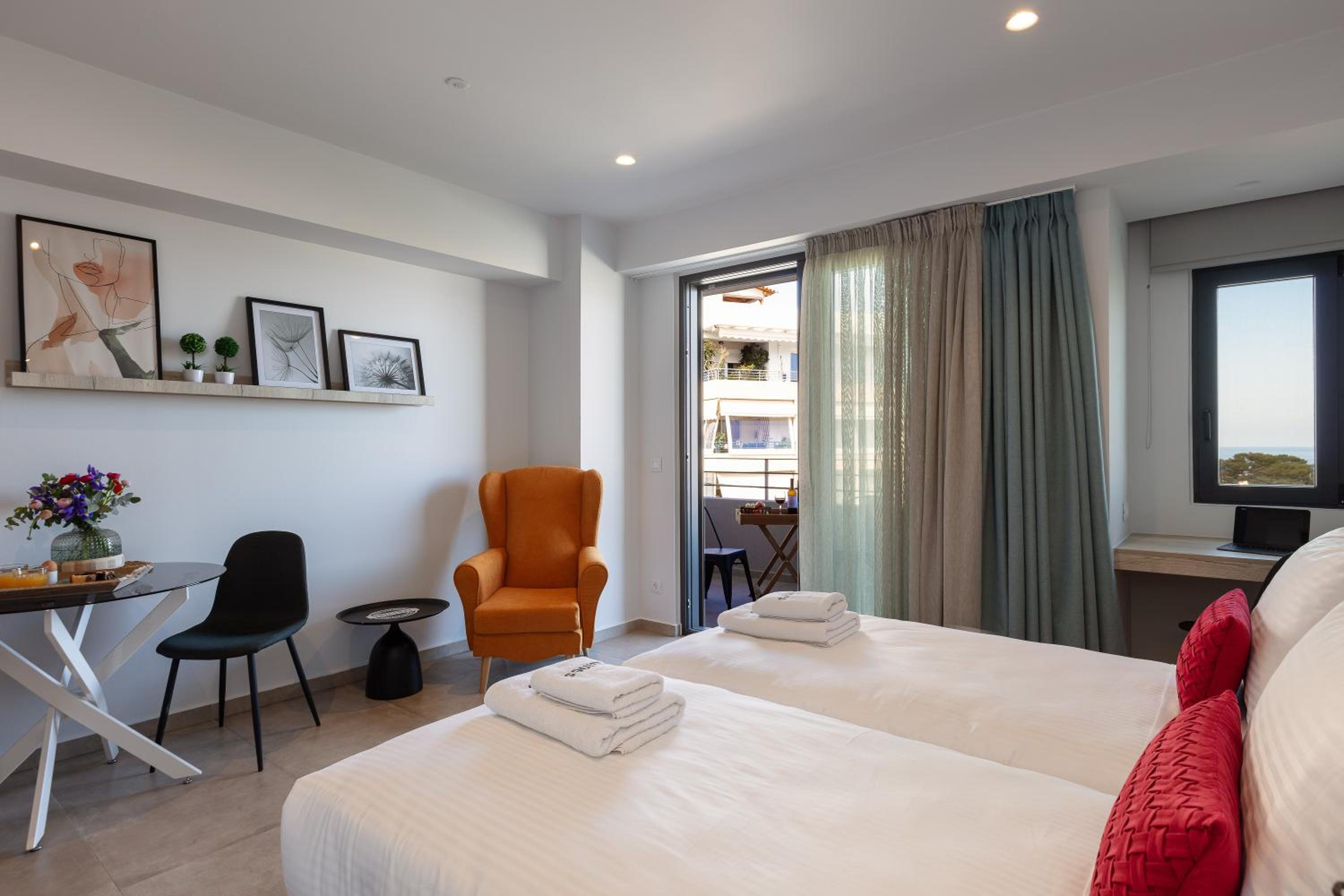 Standard Double or Twin Room - Photo 16