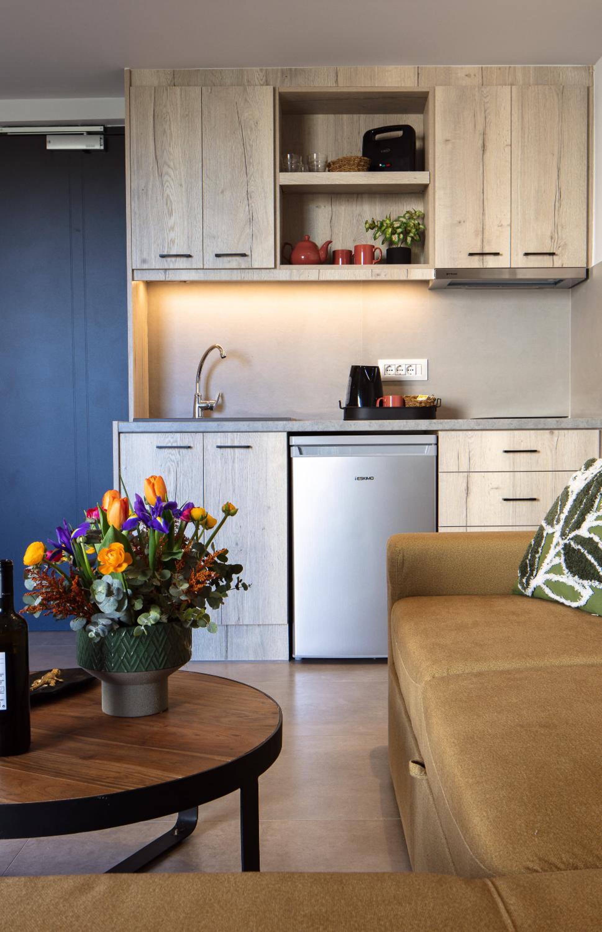Executive Suite - Photo 10