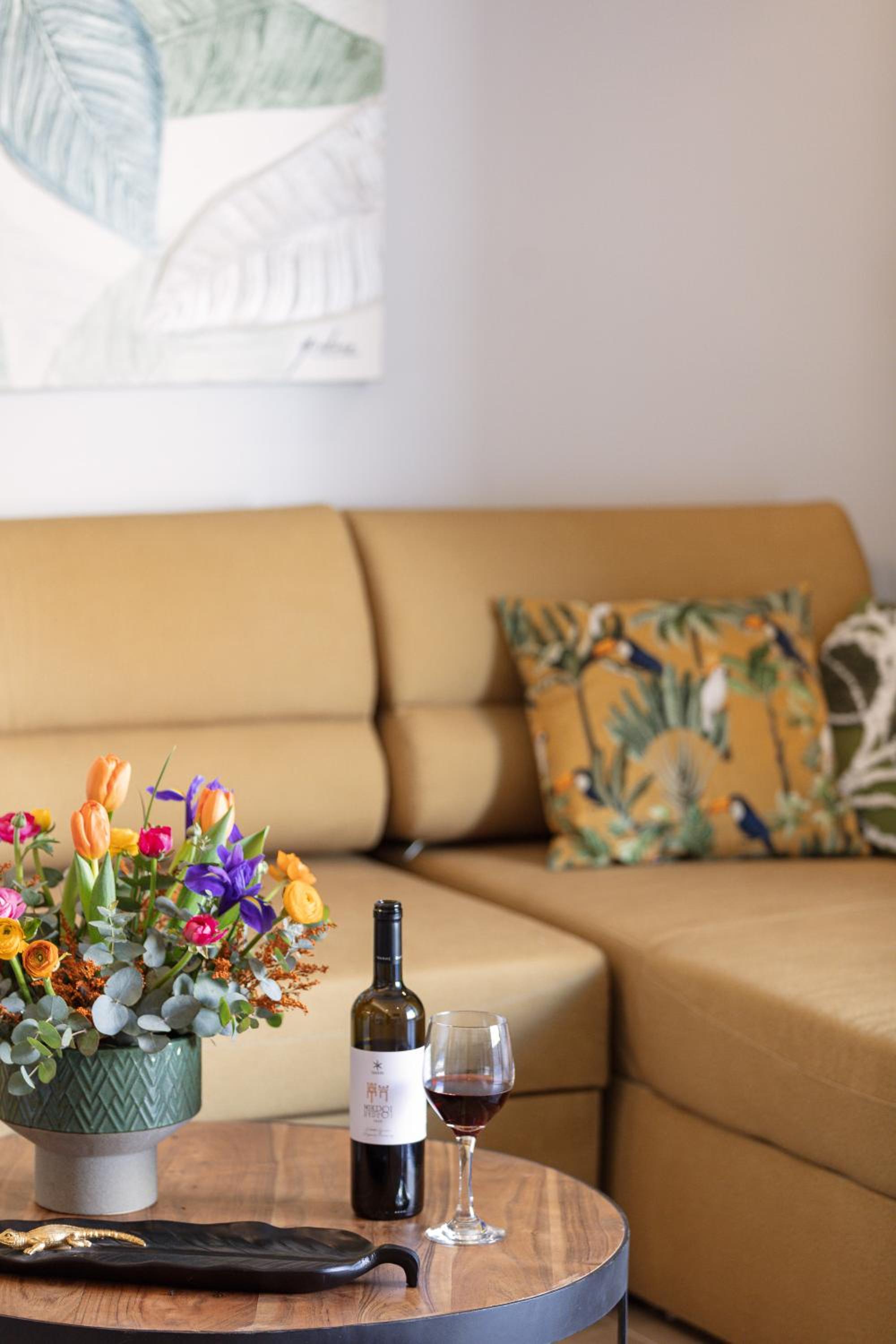 Executive Suite - Photo 11