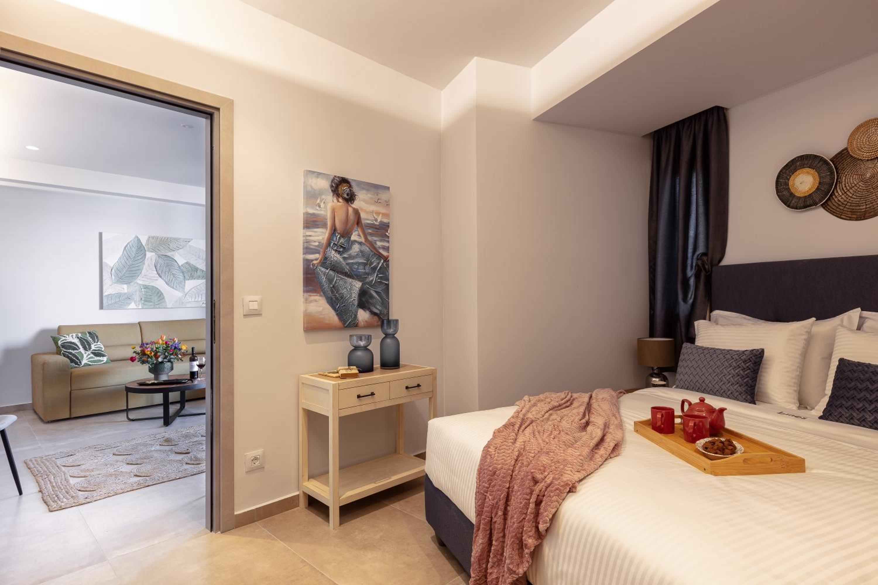 Executive Suite - Photo 5