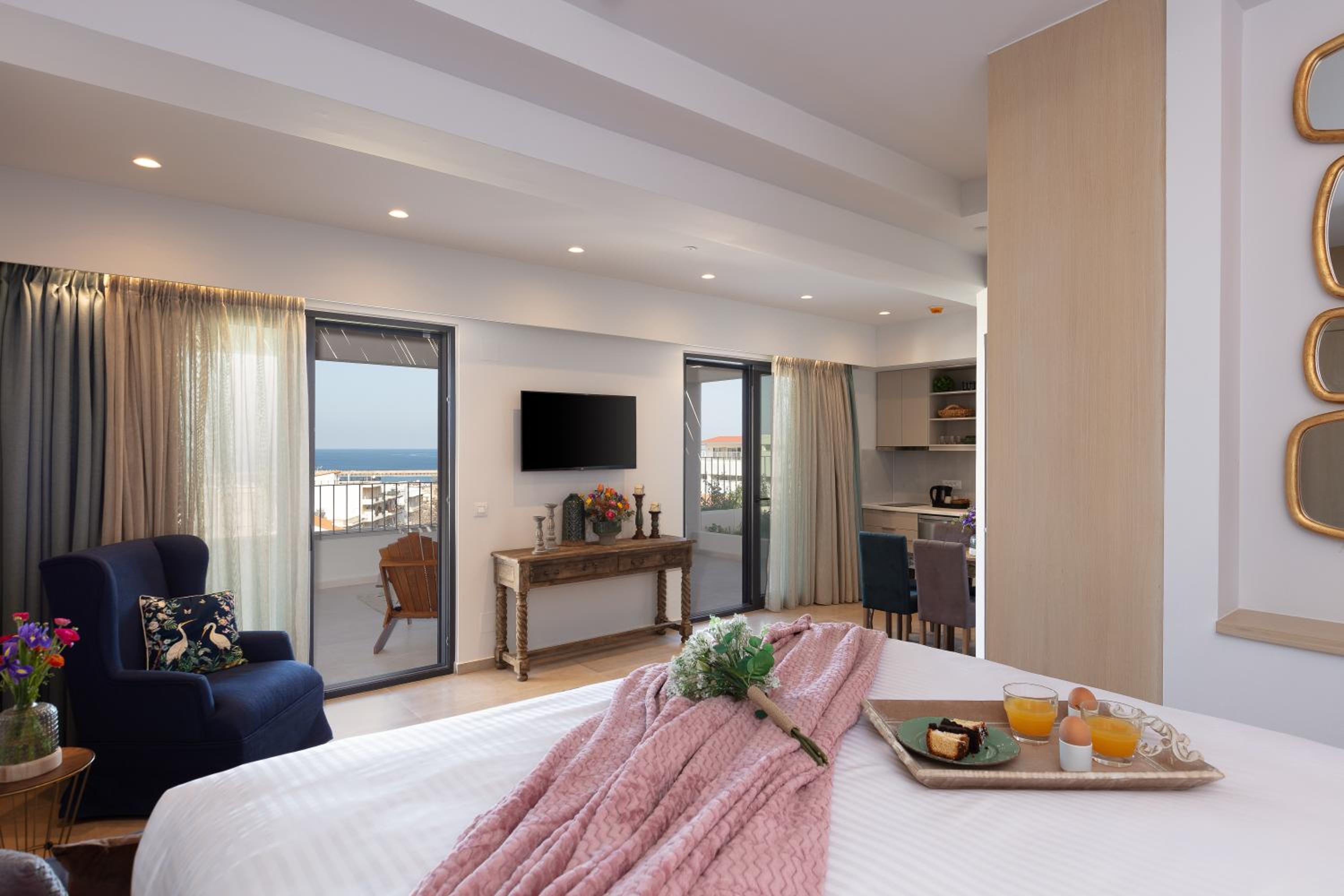 Lines Top Floor Suite