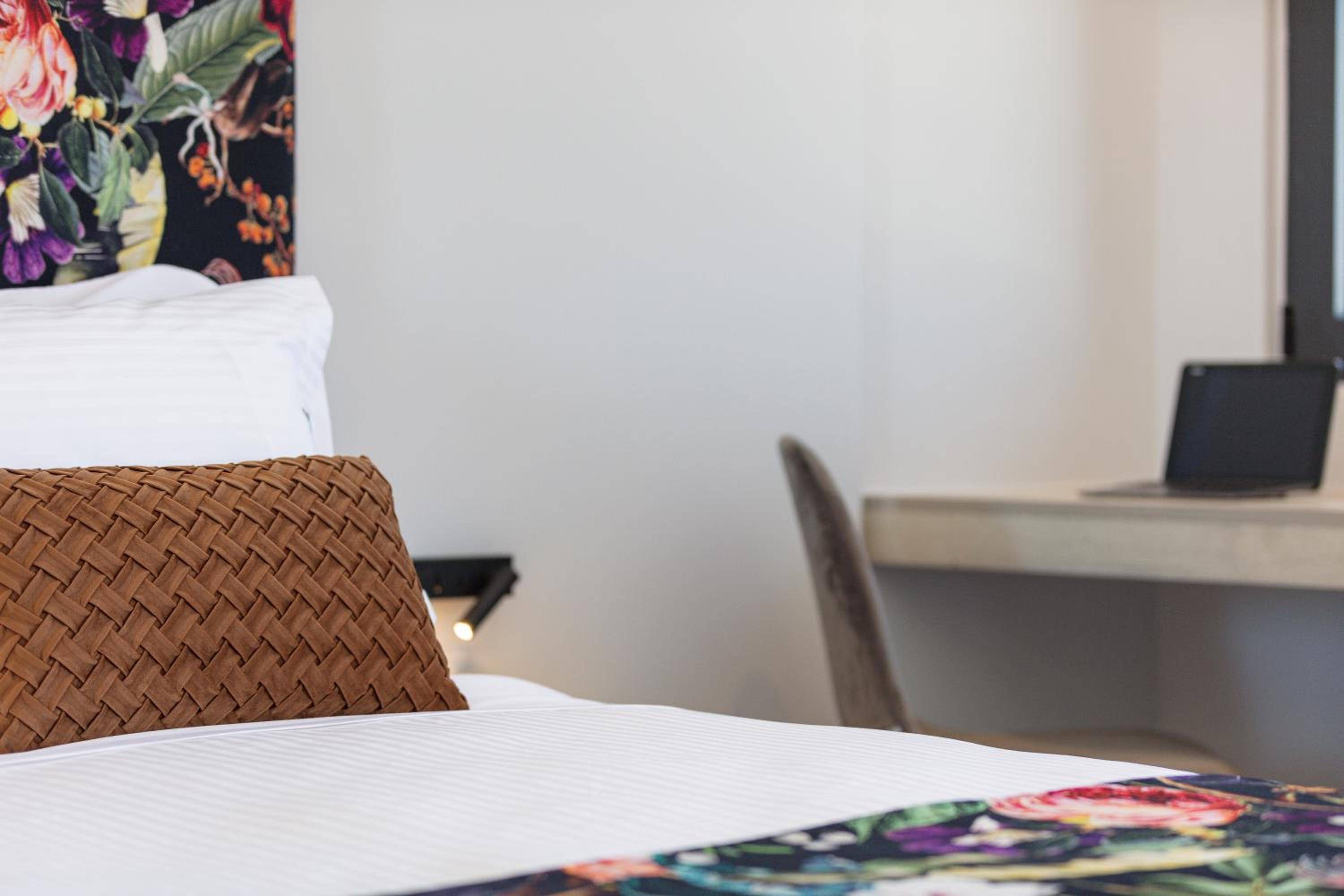Standard Double or Twin Room - Photo 11