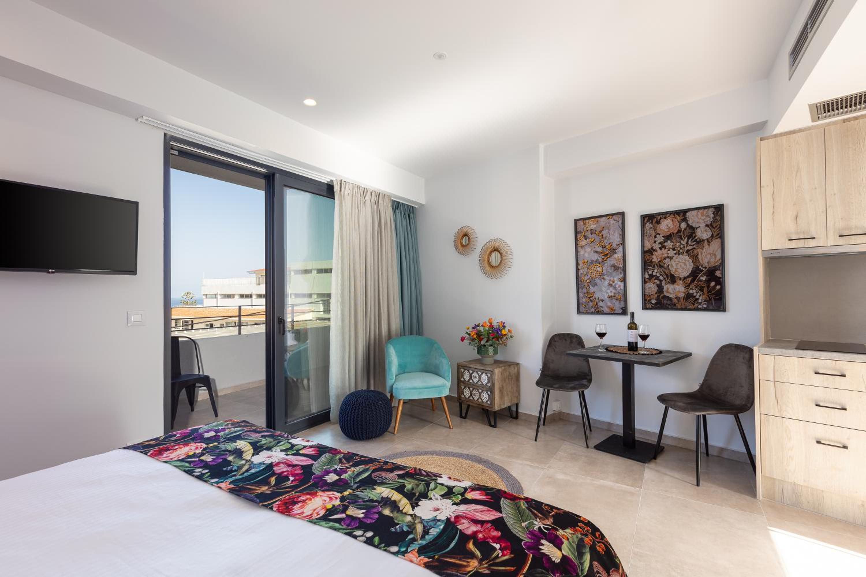Standard Double or Twin Room - Photo 12