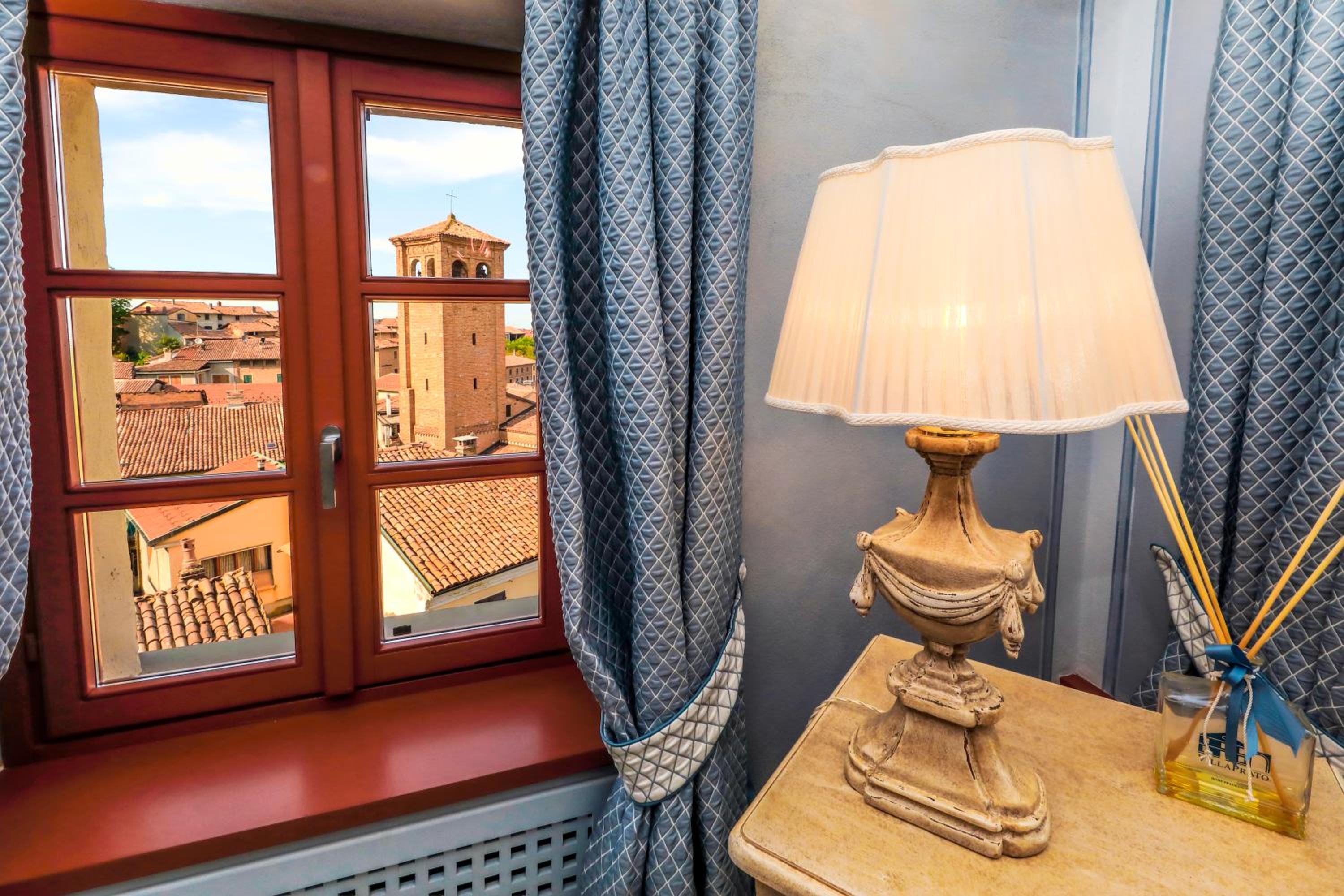 Suite with Spa Access photo 2