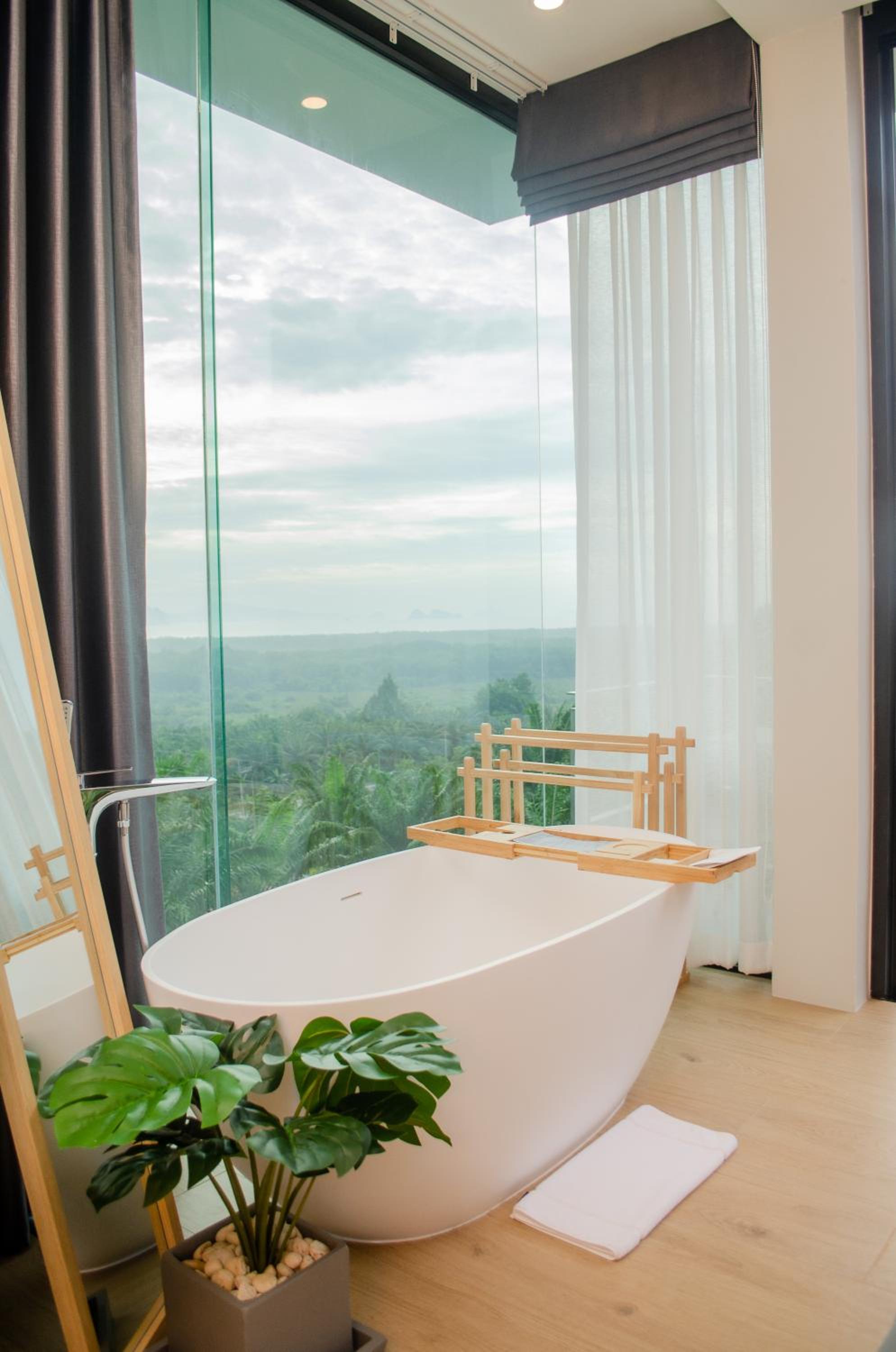 Double Room with Pool View - Photo 16