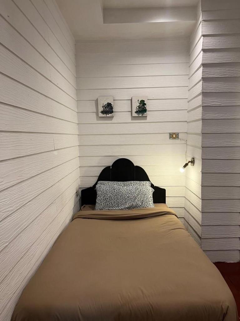 Single Room with Private Bathroom photo 3