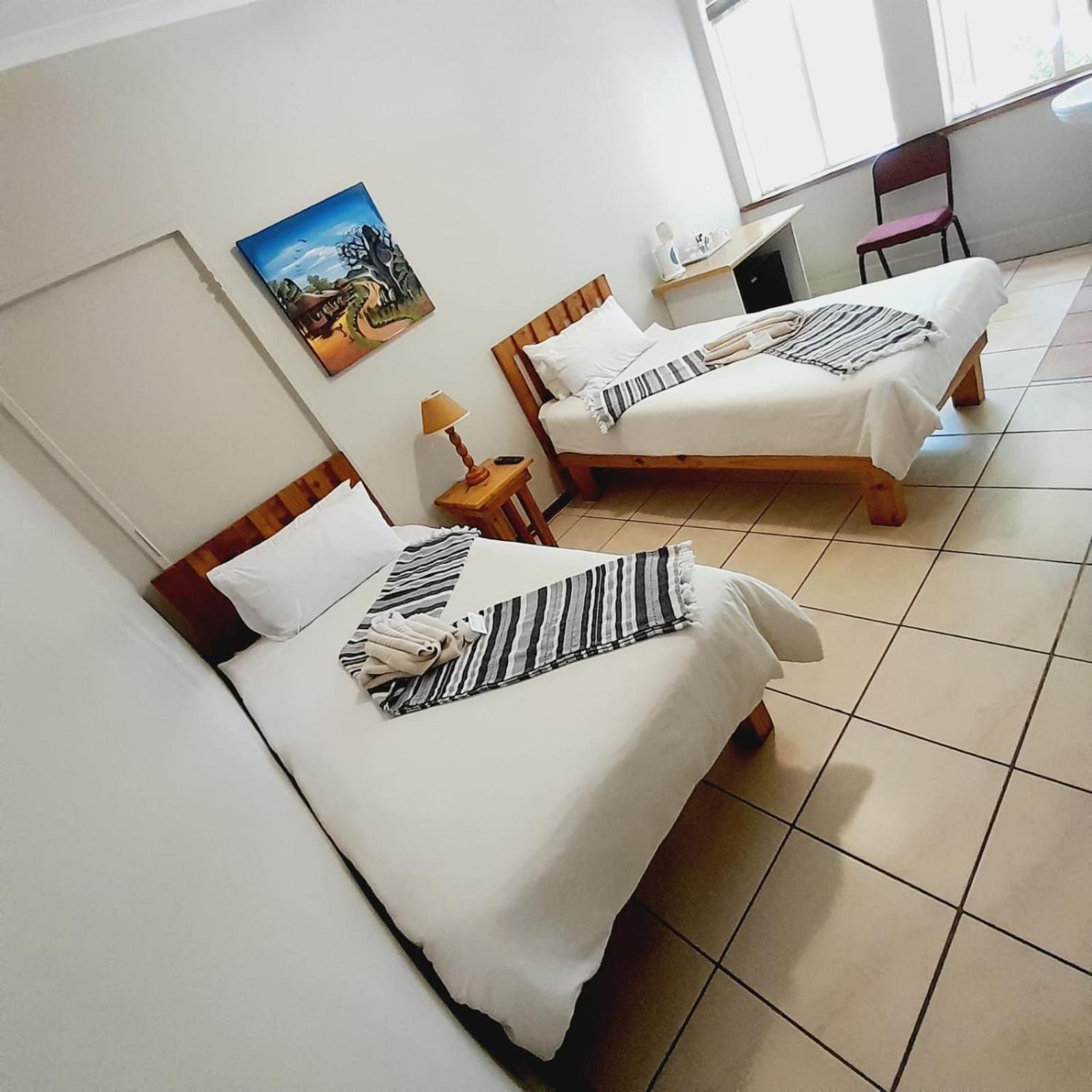 Standard Twin Room - Photo 2
