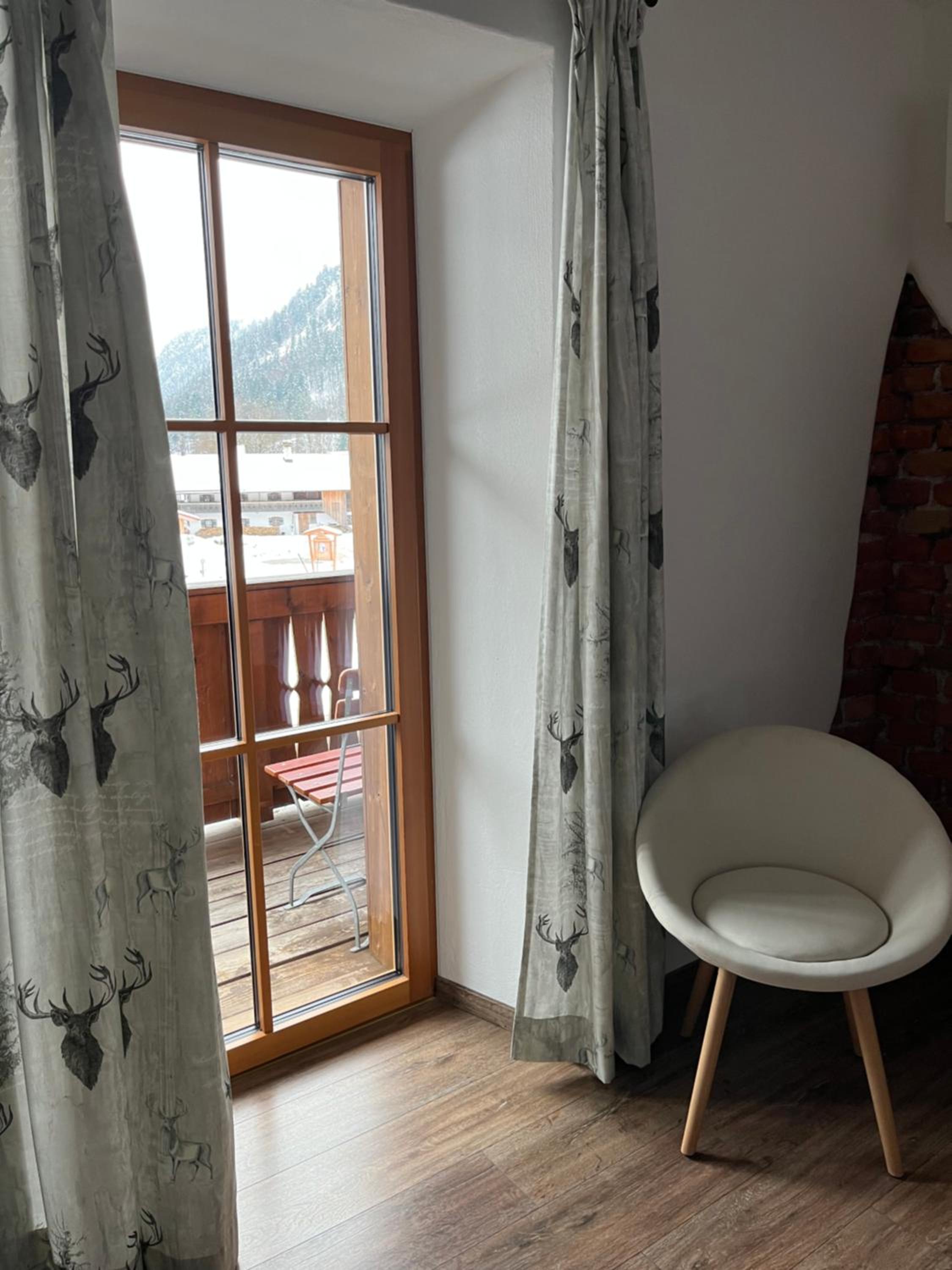 Deluxe Double Room with Balcony photo 3